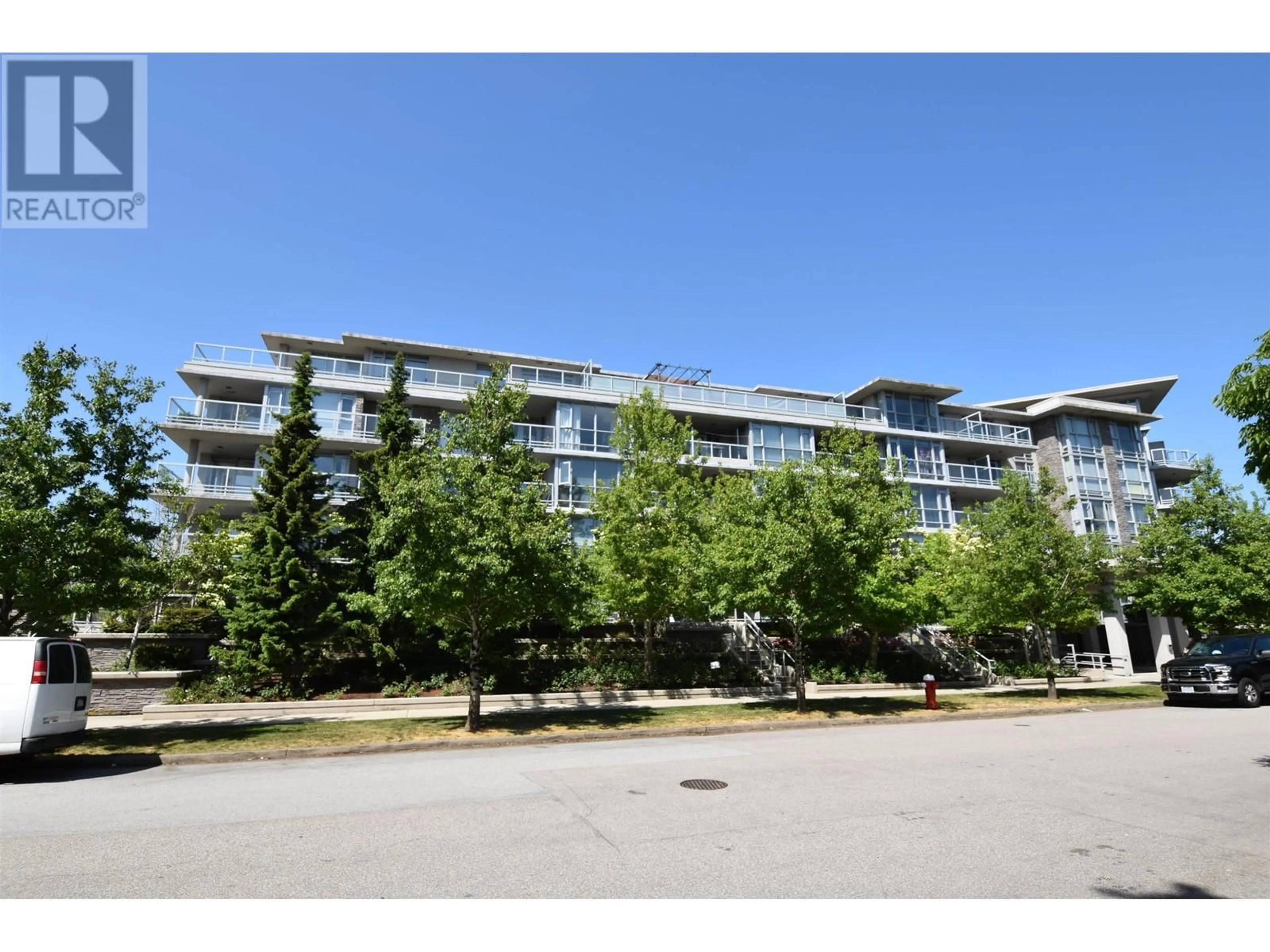 Patio, building for 116 - 9373 HEMLOCK DRIVE, Richmond British Columbia V6Y0A9