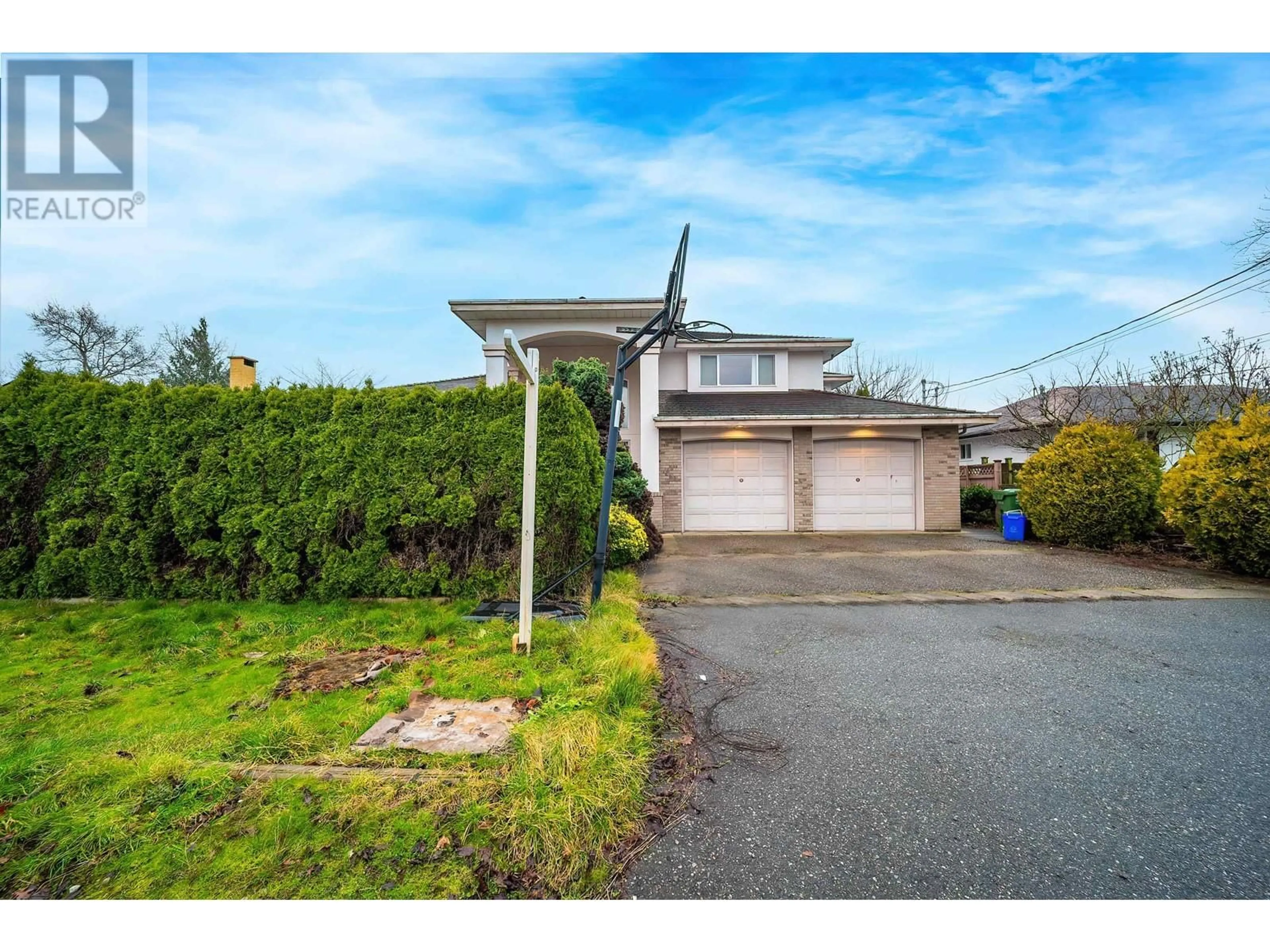 A pic from outside/outdoor area/front of a property/back of a property/a pic from drone, street for 3620 VINMORE AVENUE, Richmond British Columbia V7C1S5