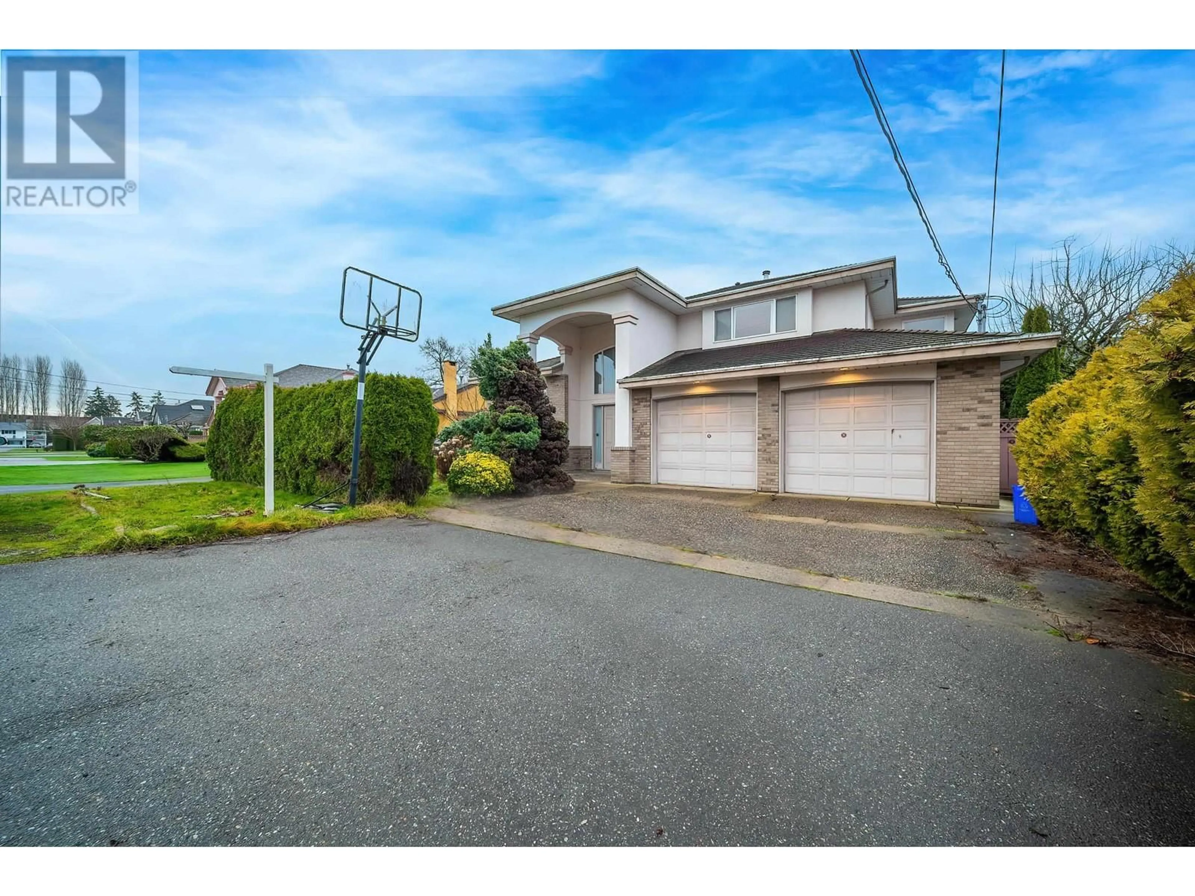 A pic from outside/outdoor area/front of a property/back of a property/a pic from drone, street for 3620 VINMORE AVENUE, Richmond British Columbia V7C1S5