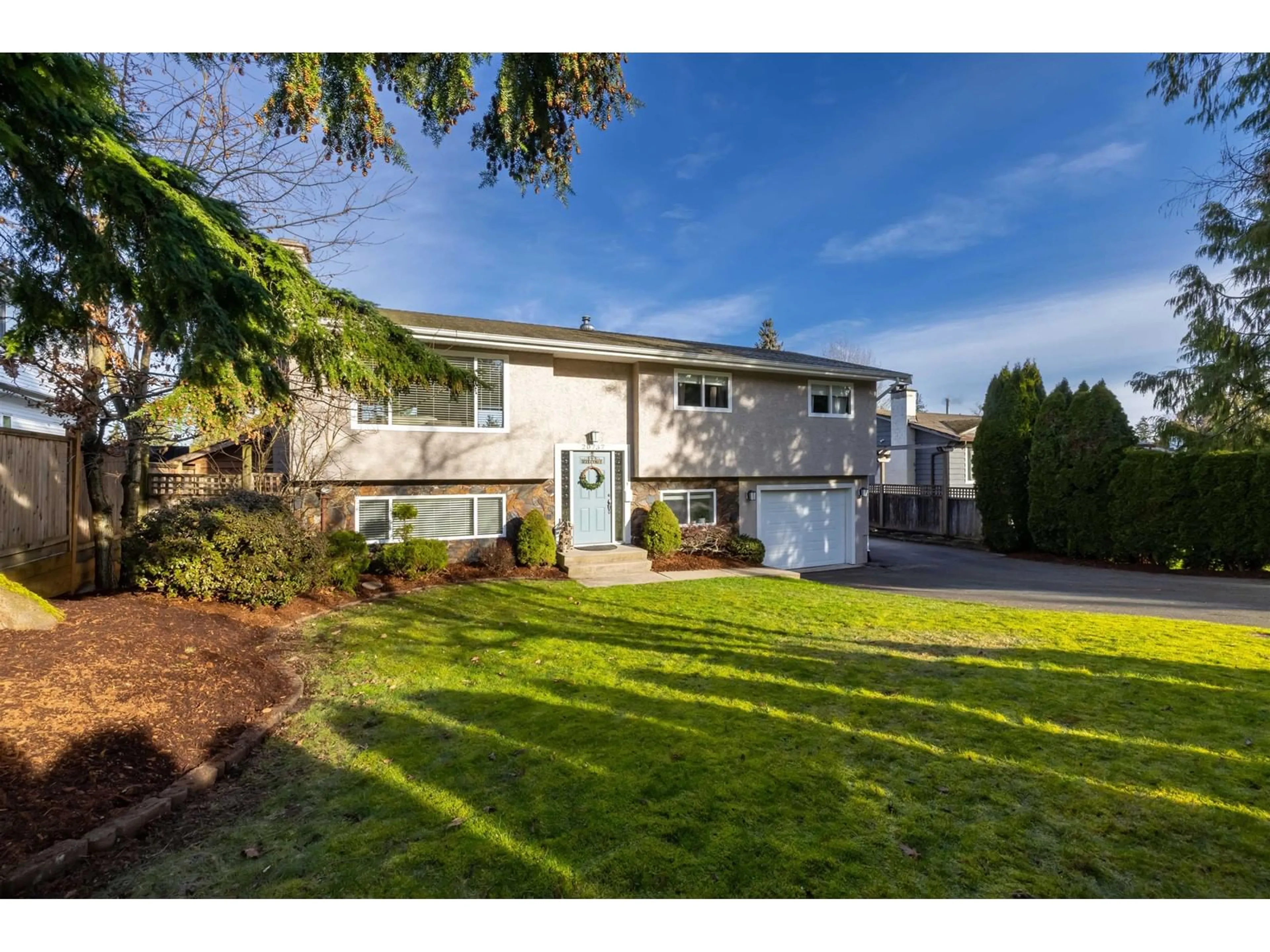 Home with vinyl exterior material, street for 20737 GRADE CRESCENT, Langley British Columbia V3A4K2