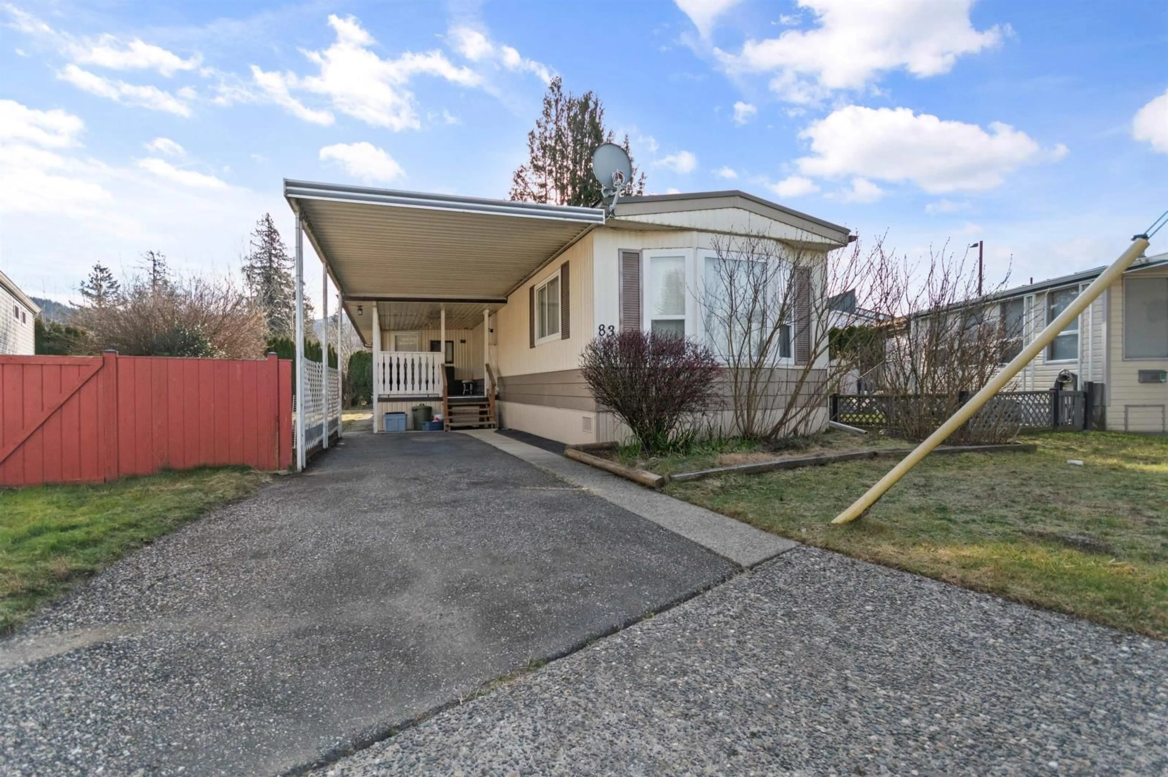 Home with vinyl exterior material, street for 83 - 6338 VEDDER ROAD, Chilliwack British Columbia V2R3R3