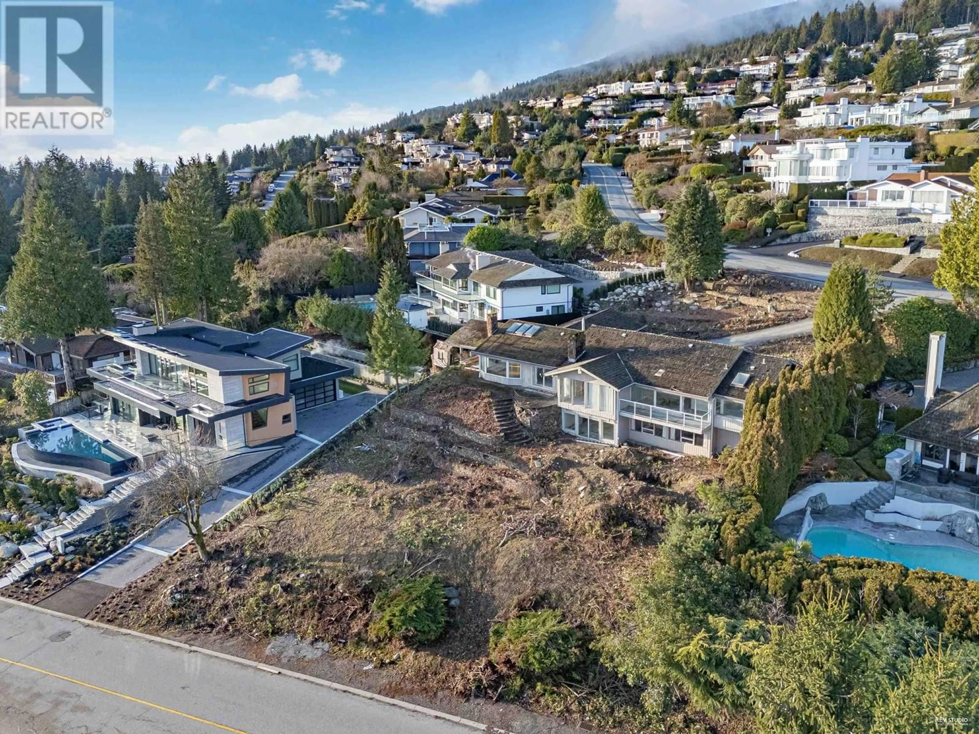 A pic from outside/outdoor area/front of a property/back of a property/a pic from drone, mountain view for 1364 CHARTWELL DRIVE, West Vancouver British Columbia V7S2R5