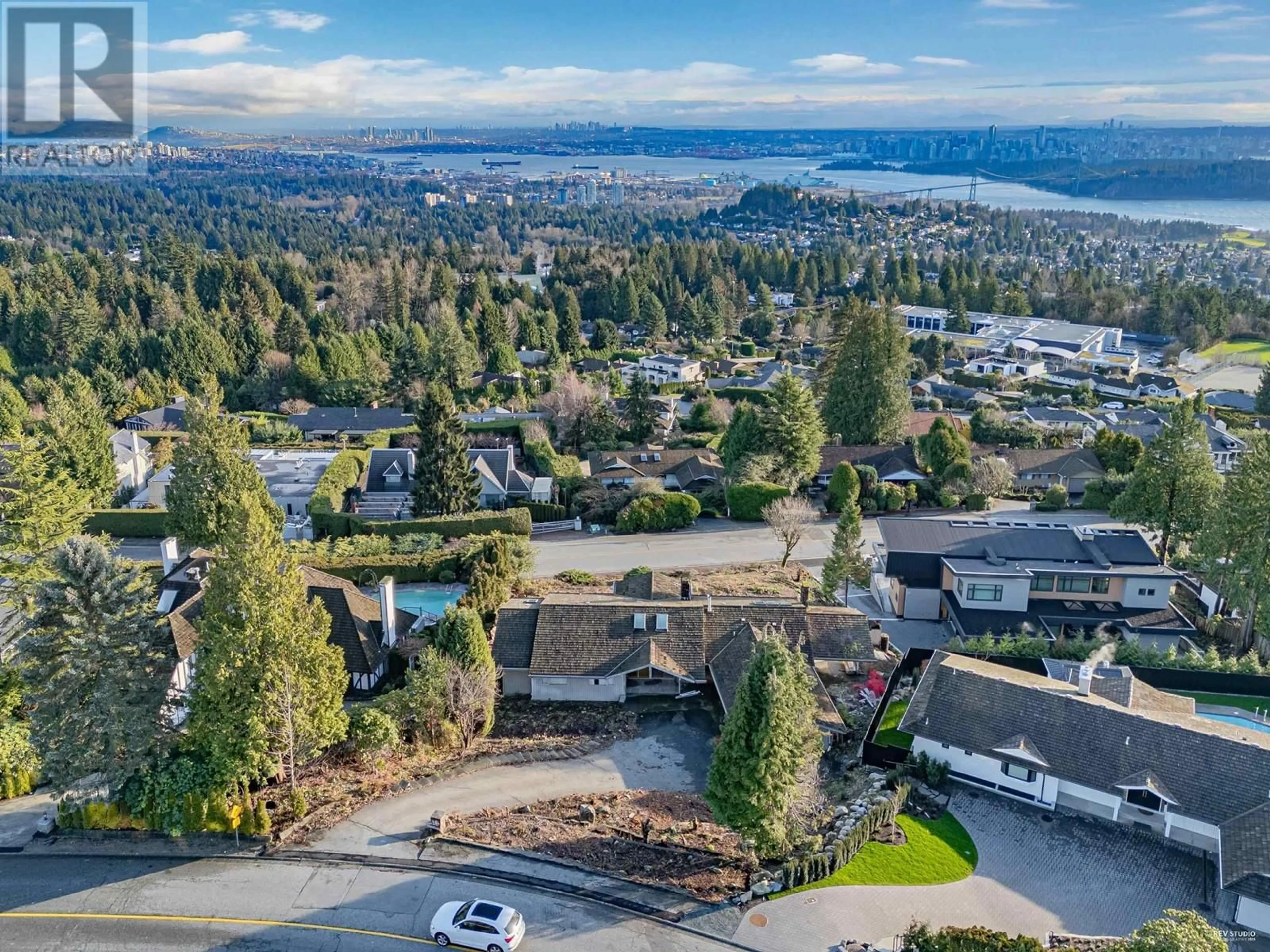 A pic from outside/outdoor area/front of a property/back of a property/a pic from drone, mountain view for 1364 CHARTWELL DRIVE, West Vancouver British Columbia V7S2R5