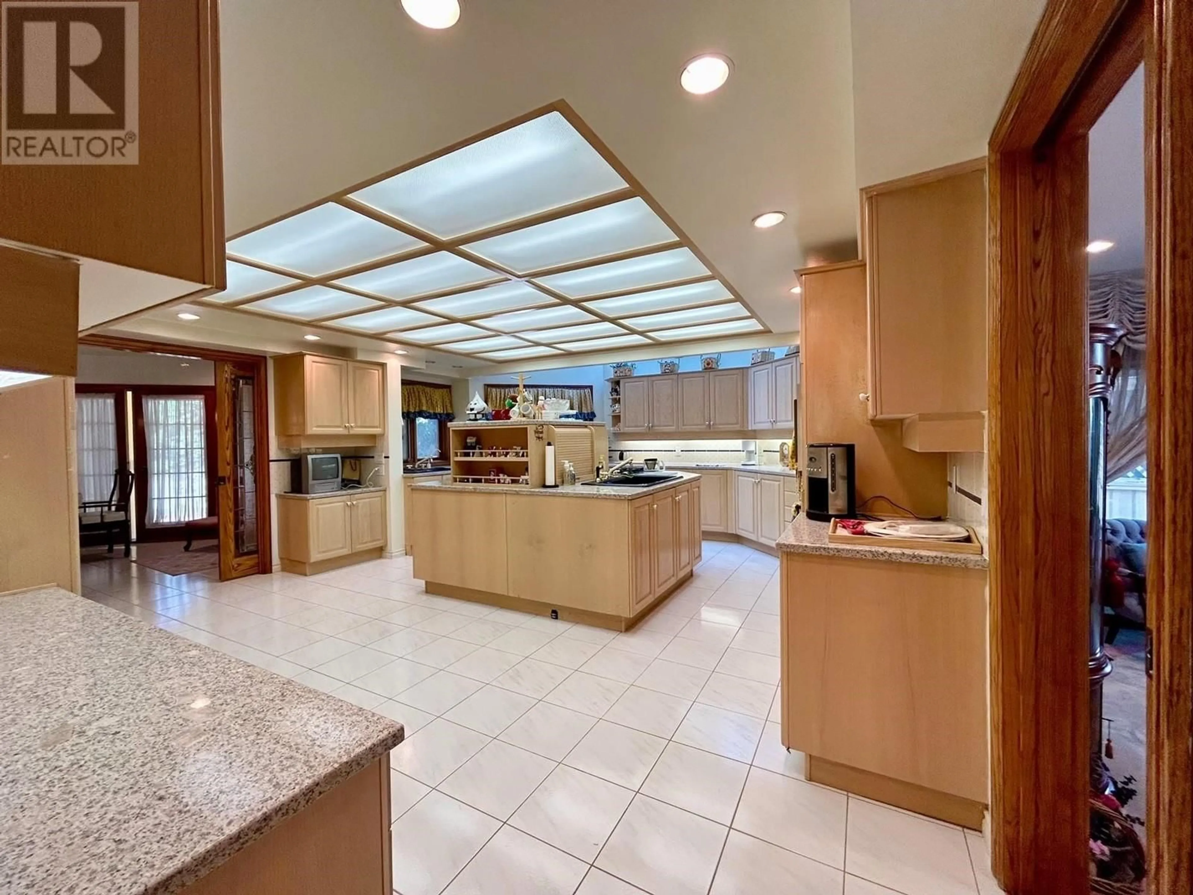 Open concept kitchen, ceramic/tile floor for 8351 SUNNYWOOD DRIVE, Richmond British Columbia V6Y3G4