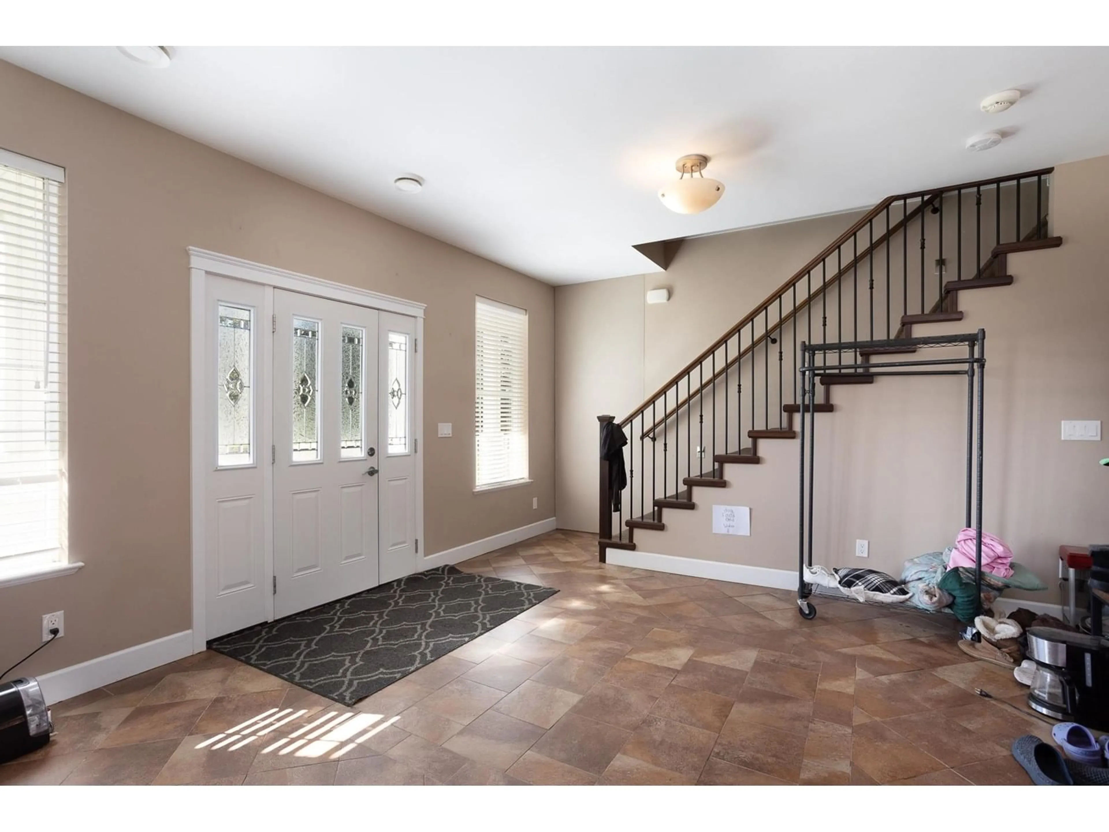 Indoor entryway for 25039 8 AVENUE, Langley British Columbia V4W2G5