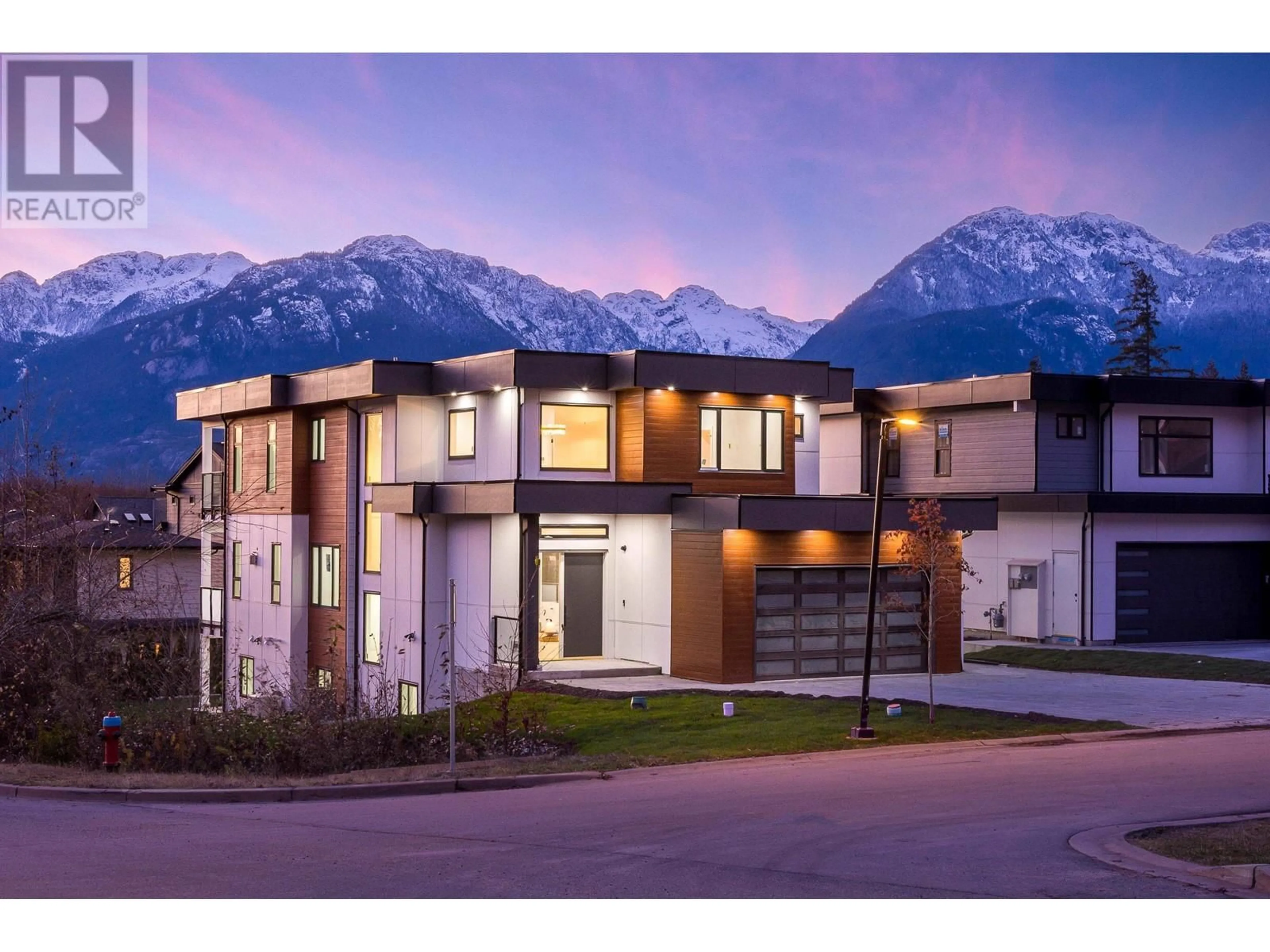 Home with brick exterior material, mountain view for 1 3385 MAMQUAM ROAD, Squamish British Columbia V8B0E3