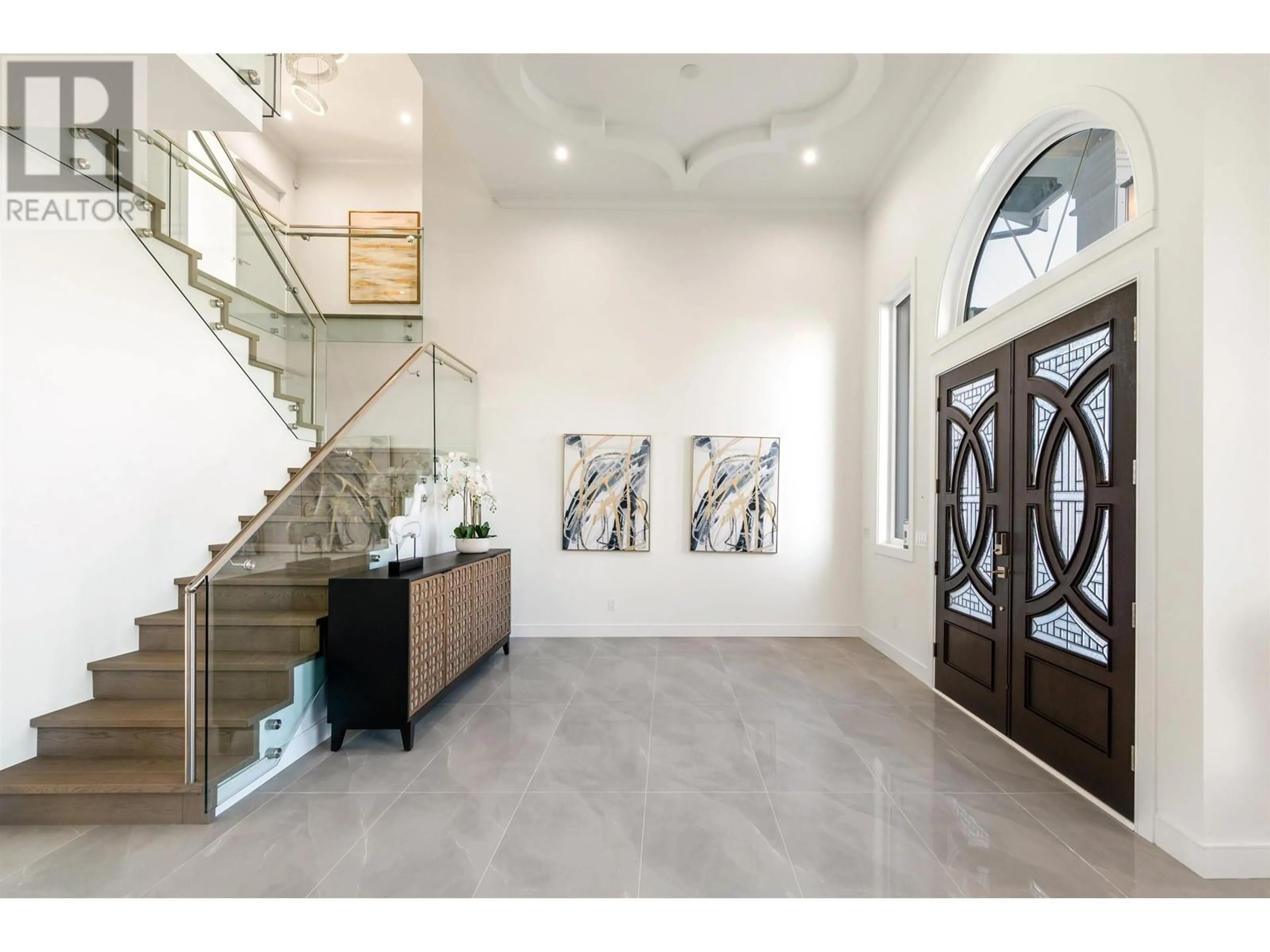 Indoor foyer for 9308 MCCUTCHEON PLACE, Richmond British Columbia V7A4Z2