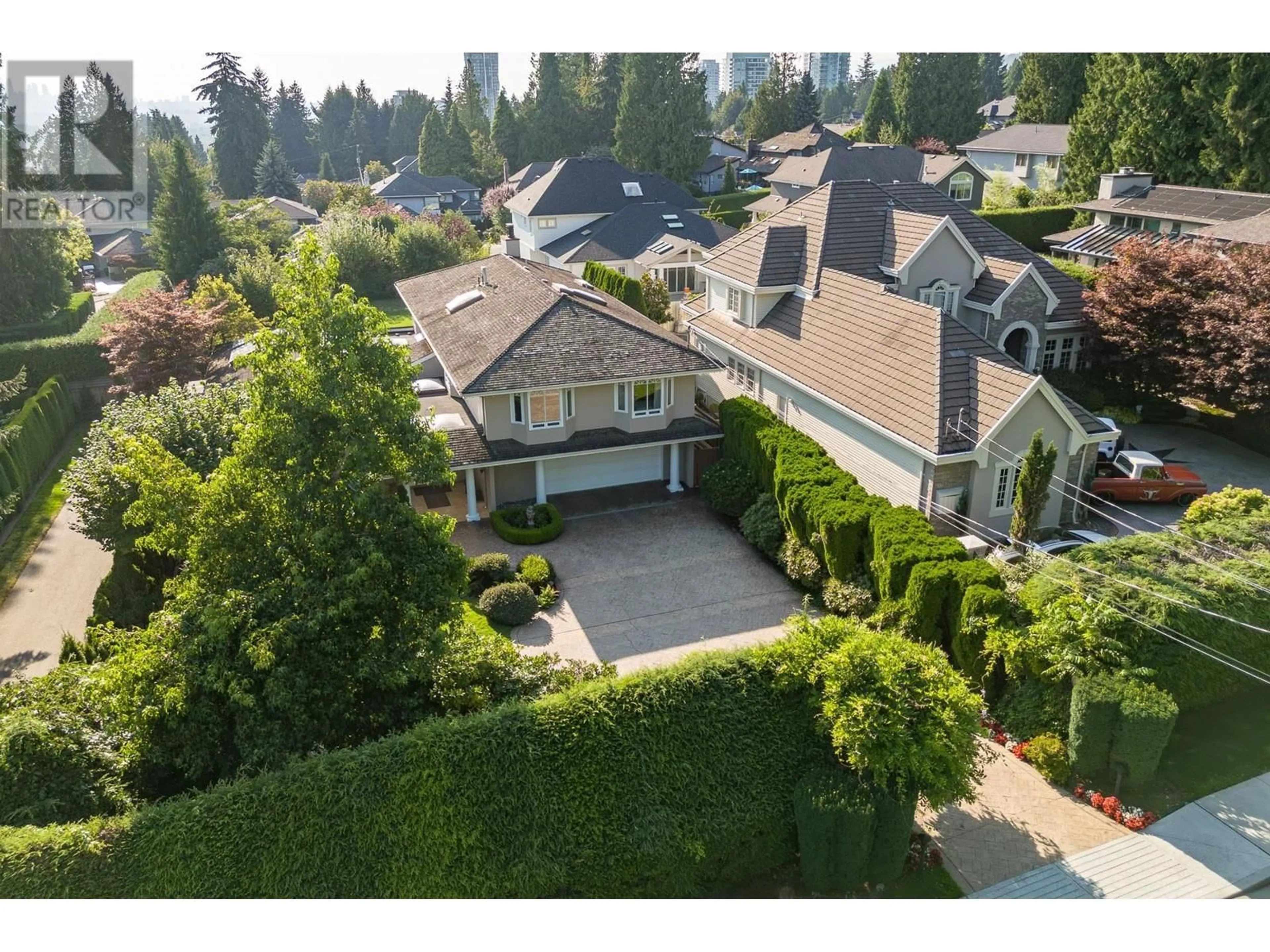 A pic from outside/outdoor area/front of a property/back of a property/a pic from drone, street for 412 WALKER STREET, Coquitlam British Columbia V3K4E3