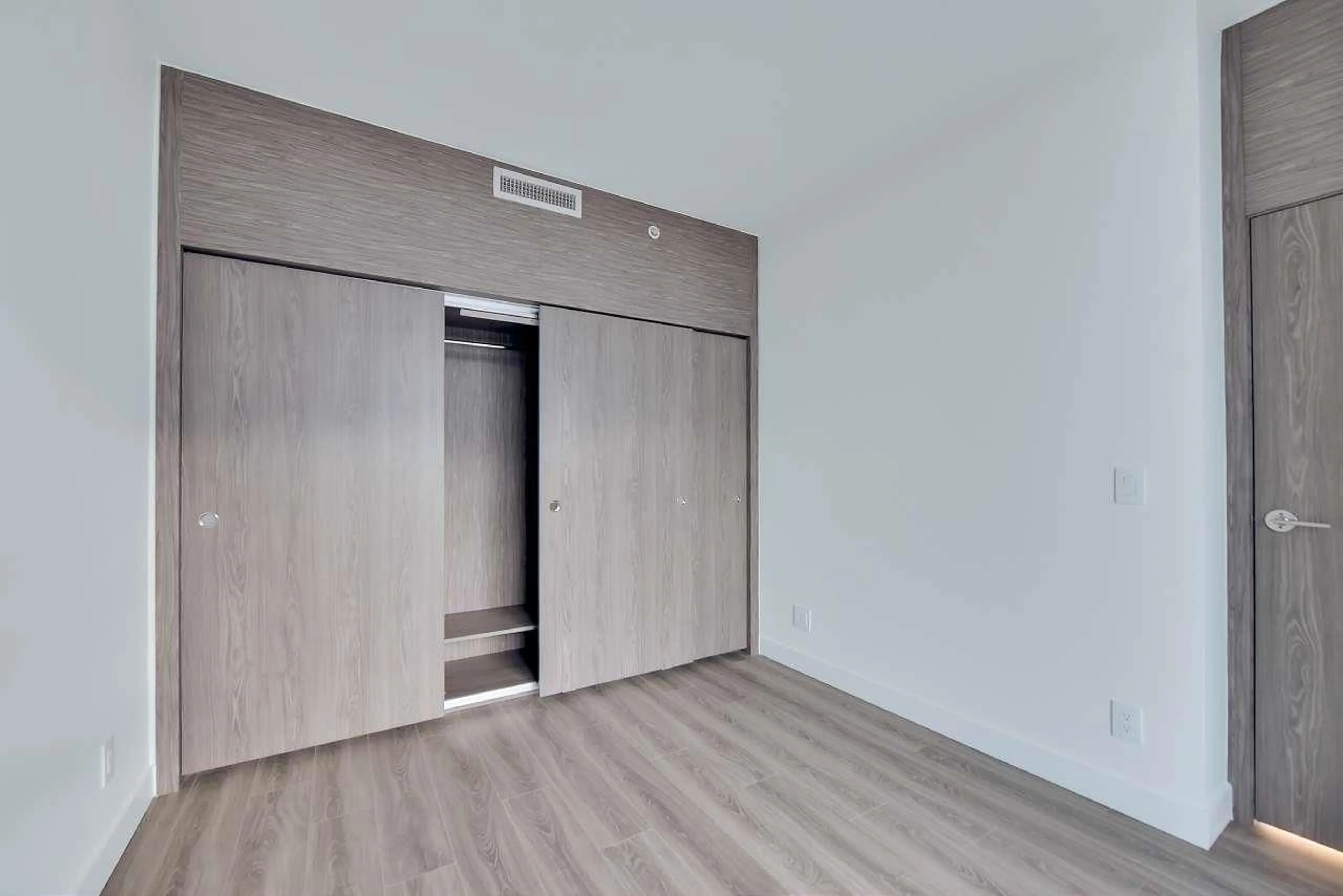 A pic of a room for 2808 10750 135A STREET, Surrey British Columbia V3T4E2