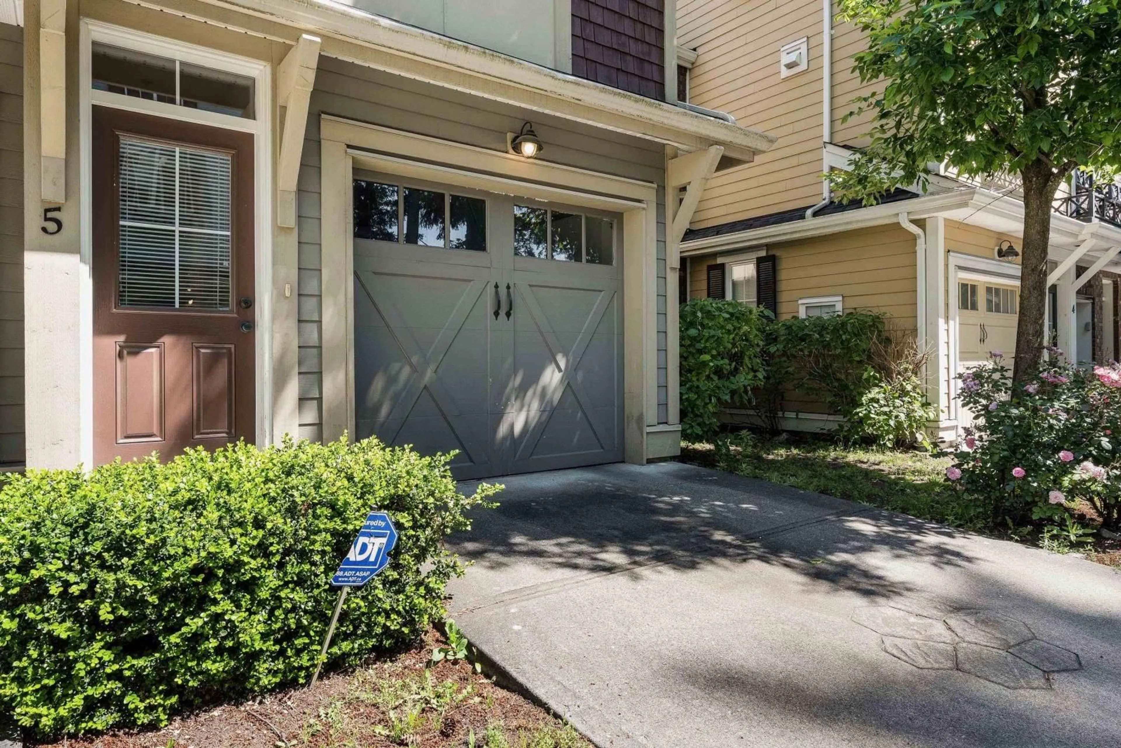 Indoor entryway for 5 5805 SAPPERS WAY|Garrison Crossing, Chilliwack British Columbia V2R0L7