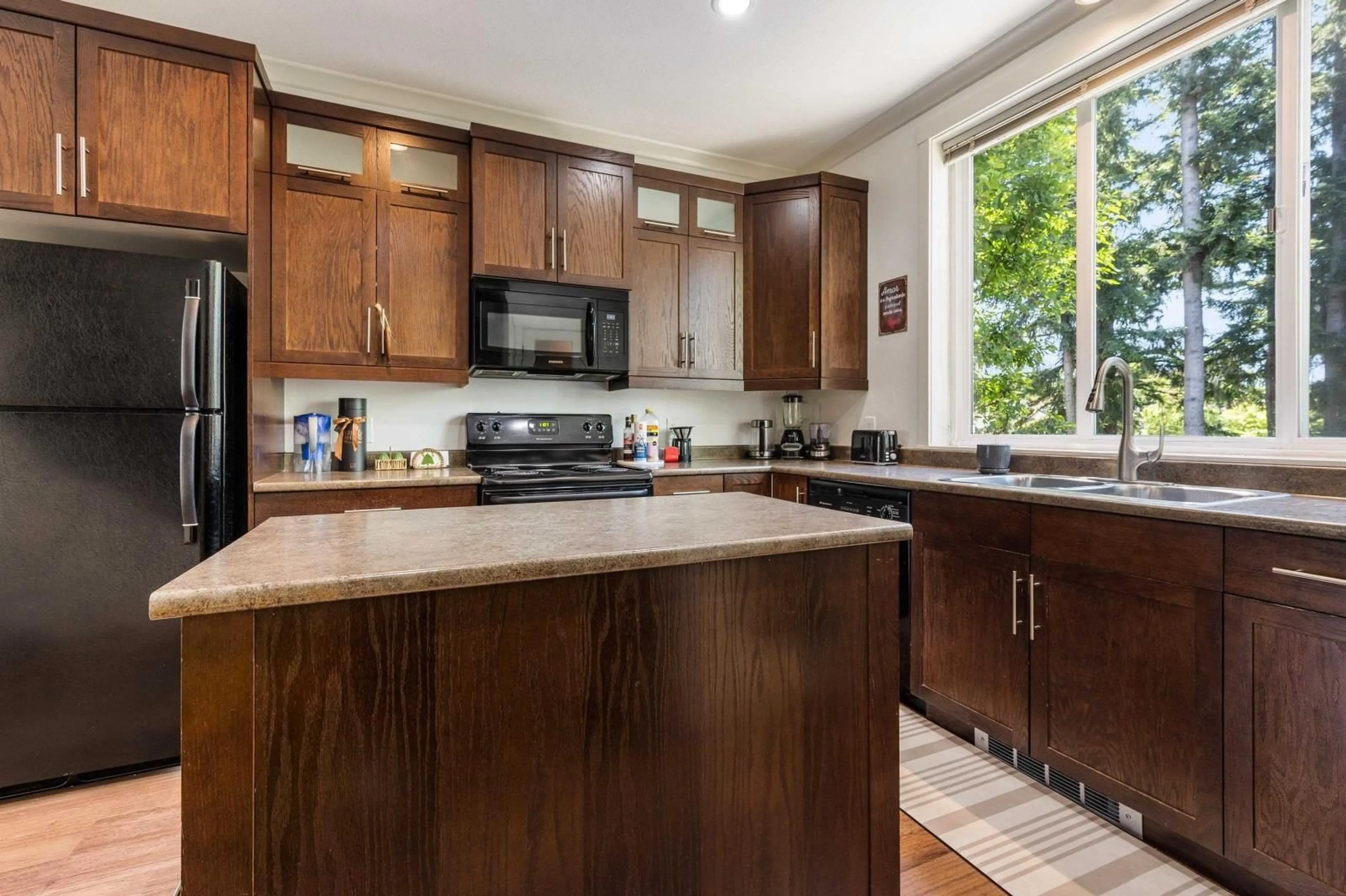 Standard kitchen, unknown for 5 5805 SAPPERS WAY|Garrison Crossing, Chilliwack British Columbia V2R0L7