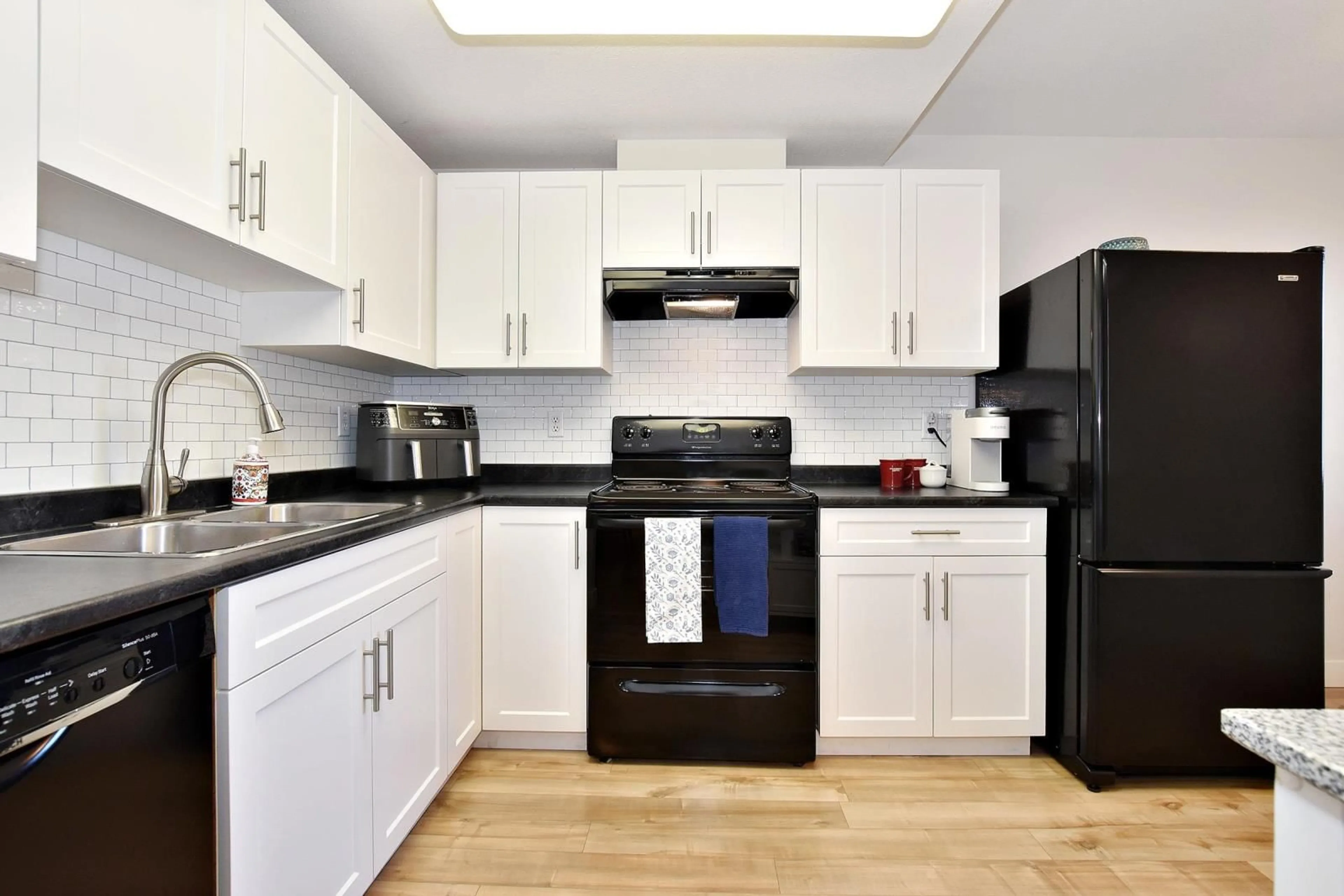 Standard kitchen, unknown for 32 5536 VEDDER ROAD|Vedder Crossing, Chilliwack British Columbia V2R3X5