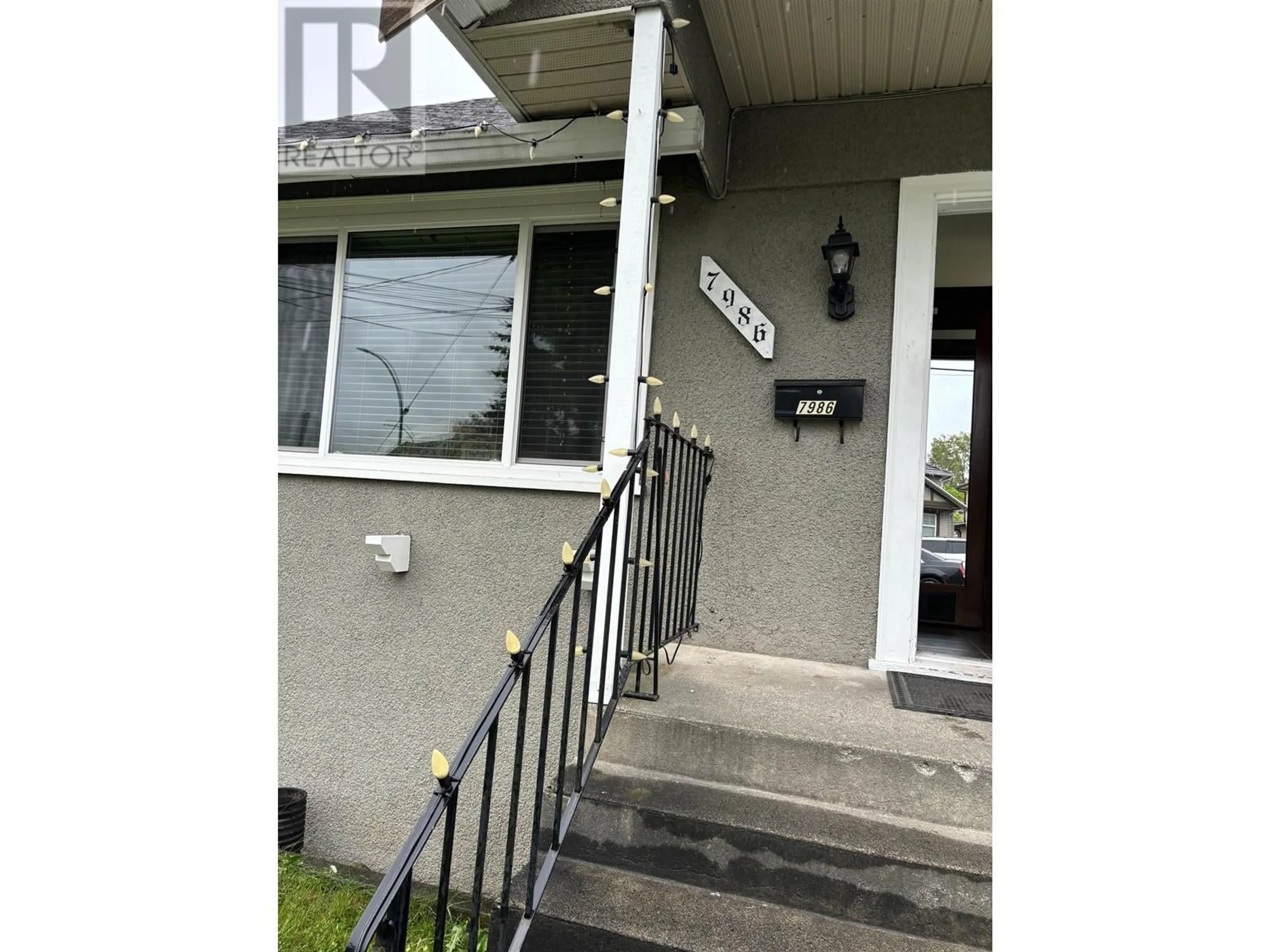 Unknown for 7986 15TH AVENUE, Burnaby British Columbia V3N1X1