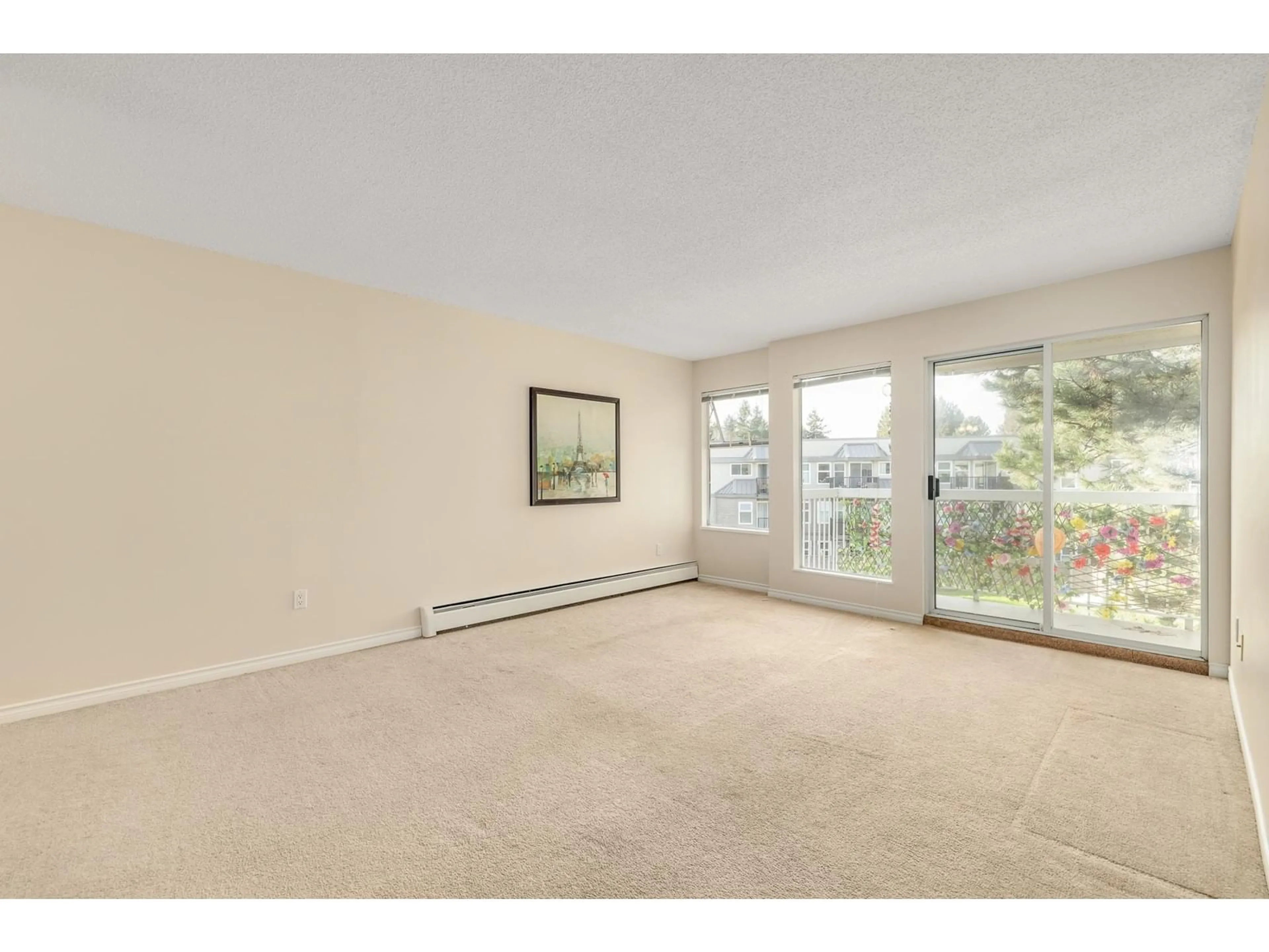 A pic of a room for 308 1860 E SOUTHMERE CRESCENT, Surrey British Columbia V4A6Y7