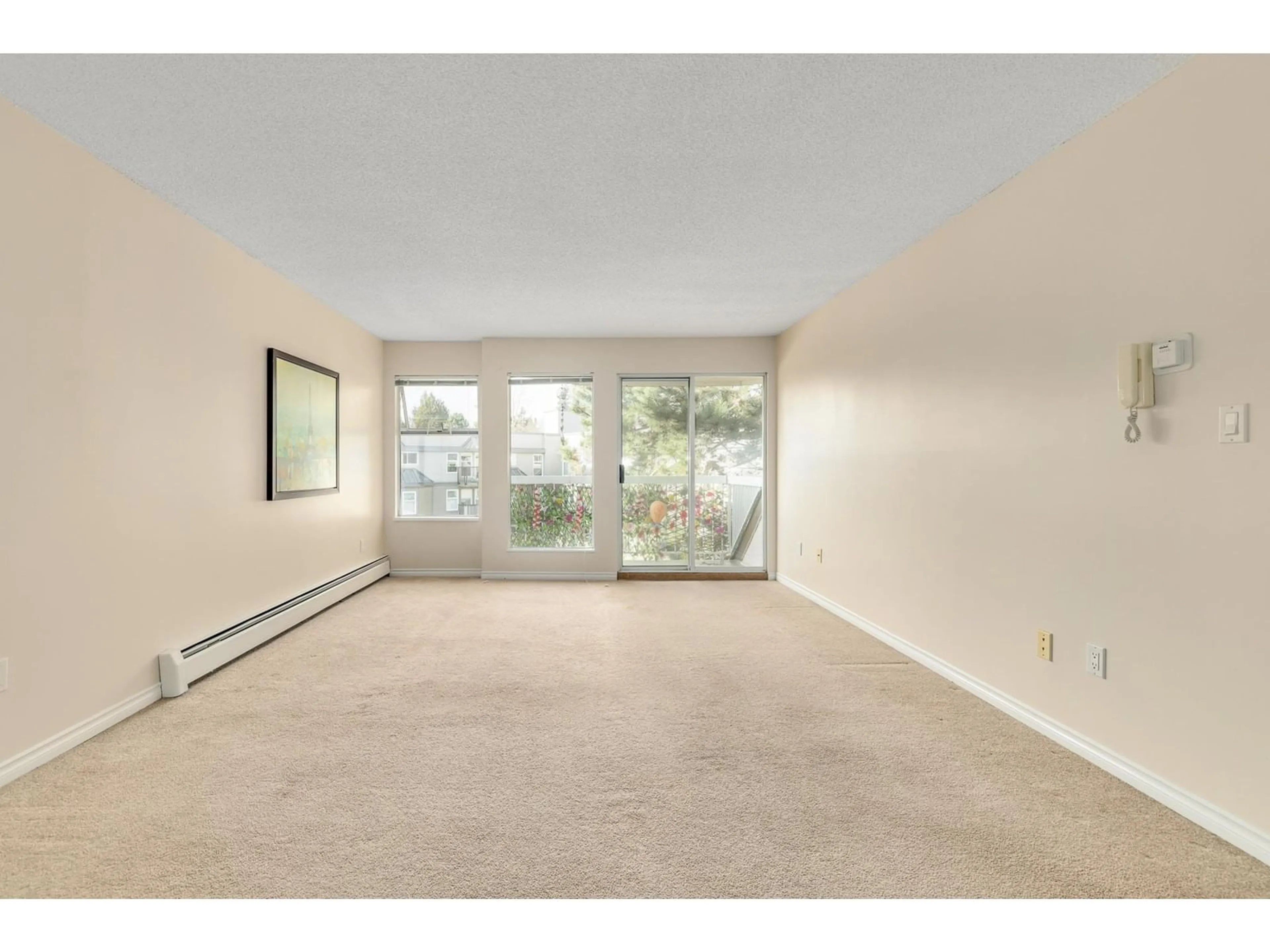 A pic of a room for 308 1860 E SOUTHMERE CRESCENT, Surrey British Columbia V4A6Y7