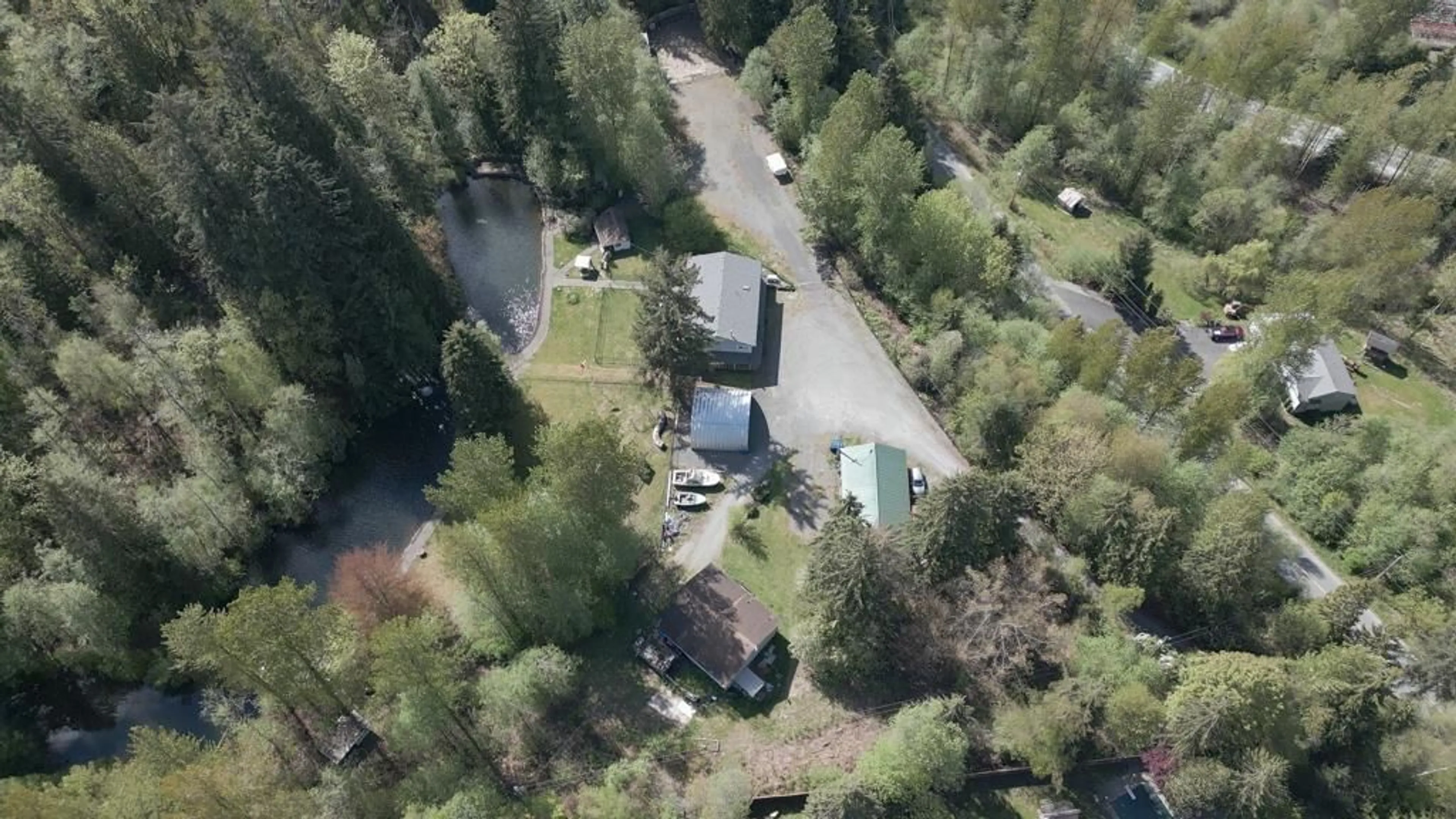 A pic from outside/outdoor area/front of a property/back of a property/a pic from drone, street for 31474 TOWNSHIPLINE AVENUE, Mission British Columbia V4S1G4