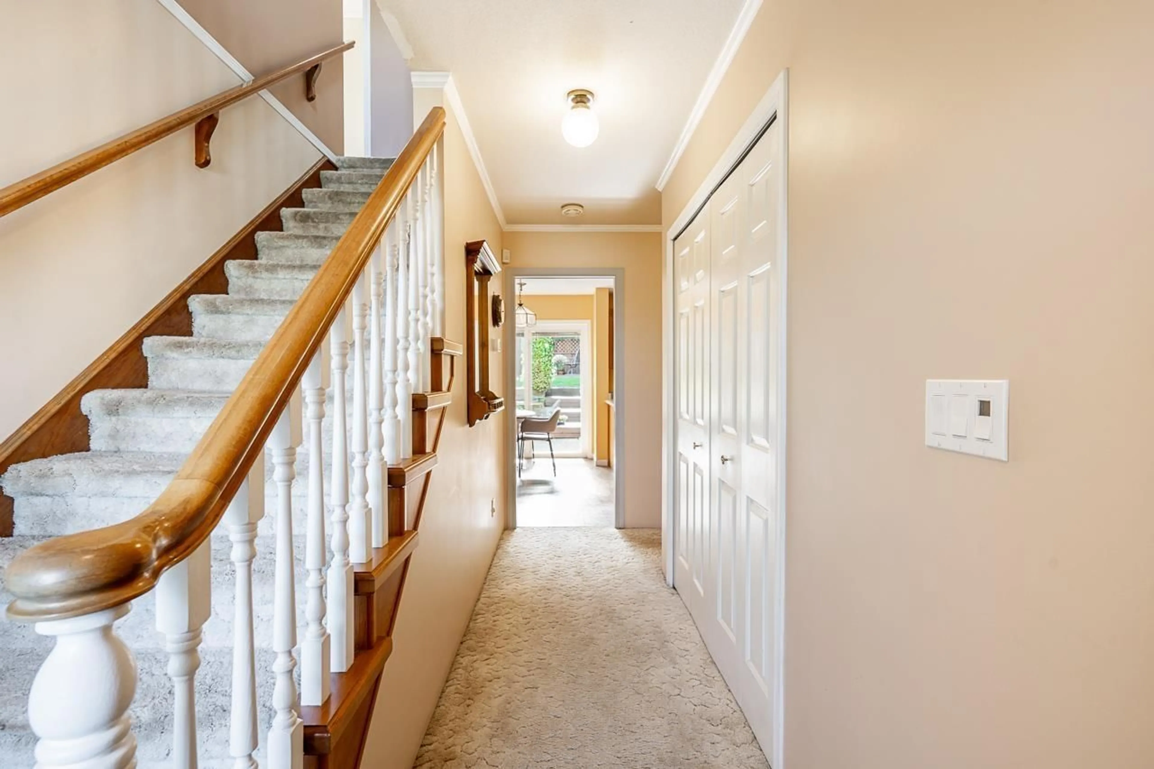 Indoor entryway for 6625 WILLOUGHBY WAY, Langley British Columbia V2Y2W1