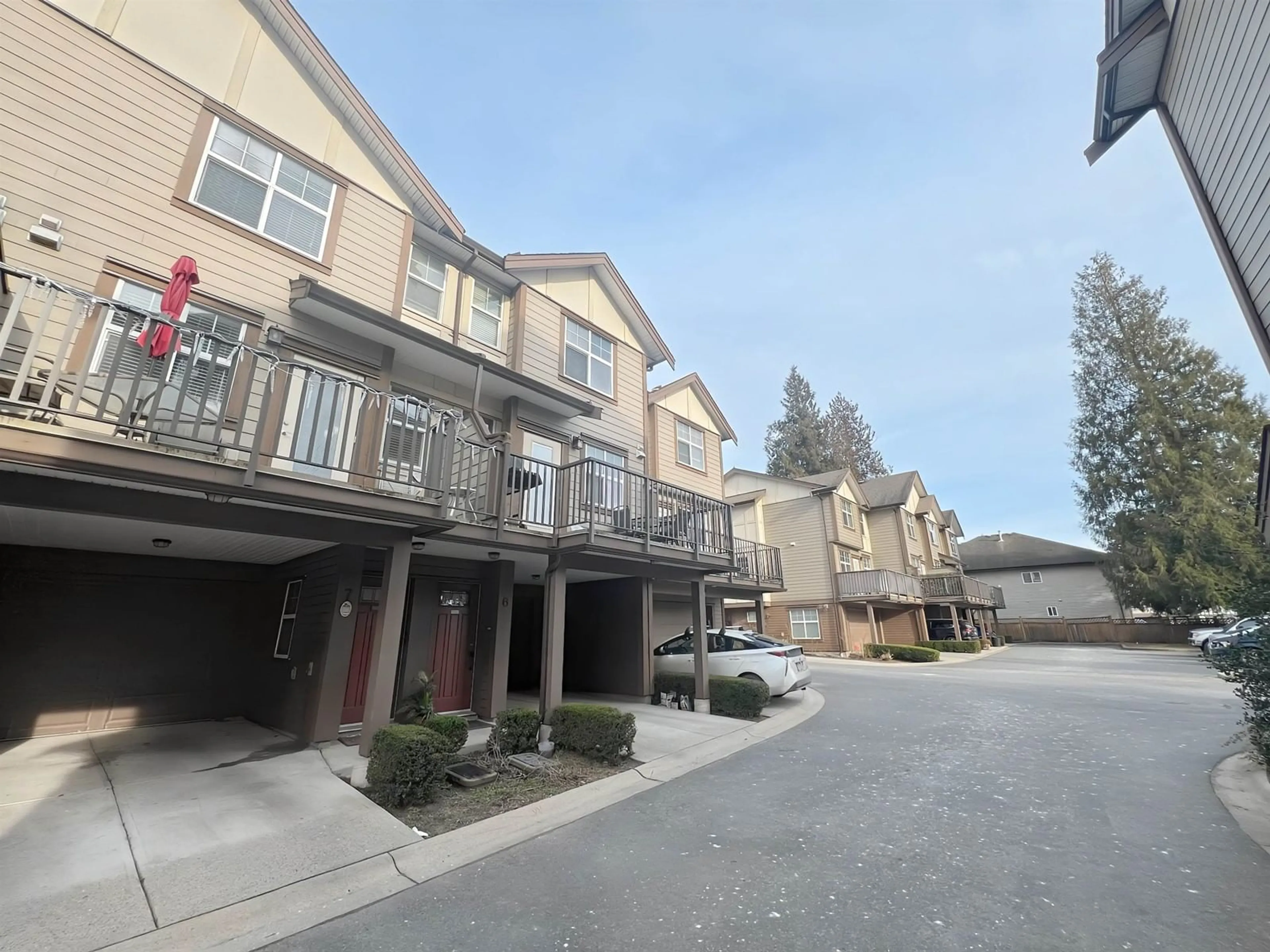 Patio, street for 6 33860 MARSHALL ROAD, Abbotsford British Columbia V2S0E8