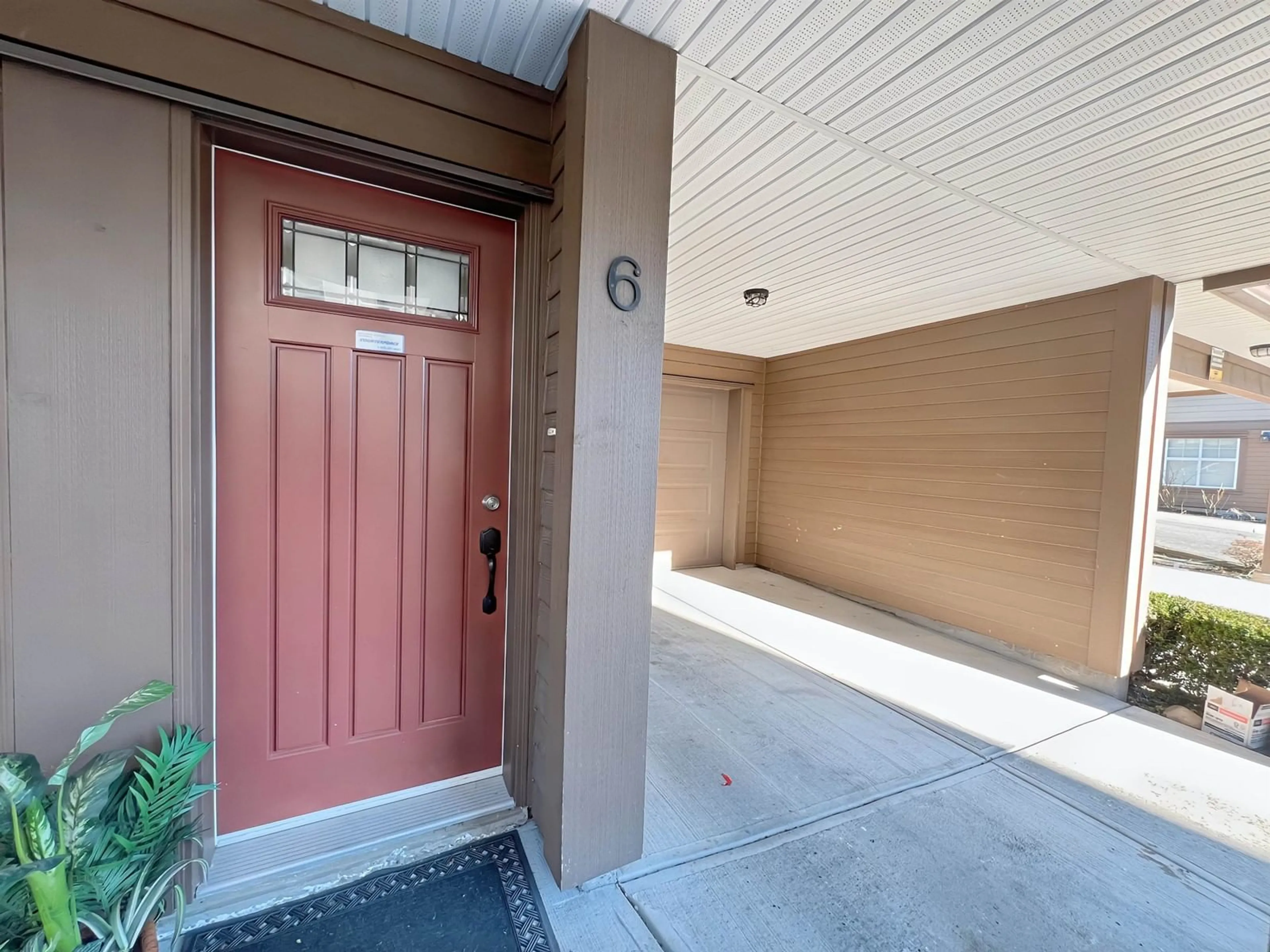 Indoor entryway for 6 33860 MARSHALL ROAD, Abbotsford British Columbia V2S0E8