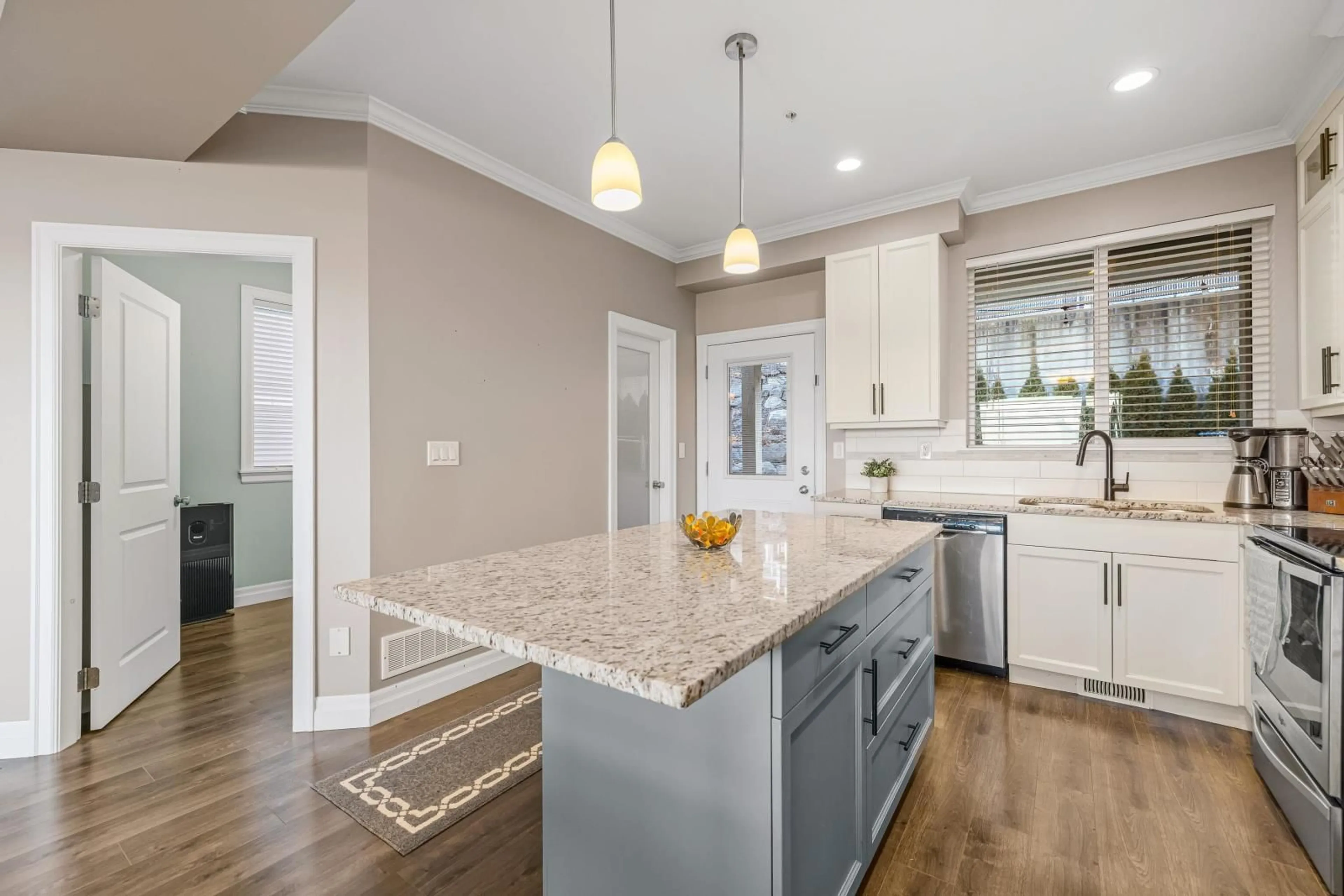 Open concept kitchen, unknown for 37 6026 LINDEMAN STREET|Promontory, Chilliwack British Columbia V2R0W1