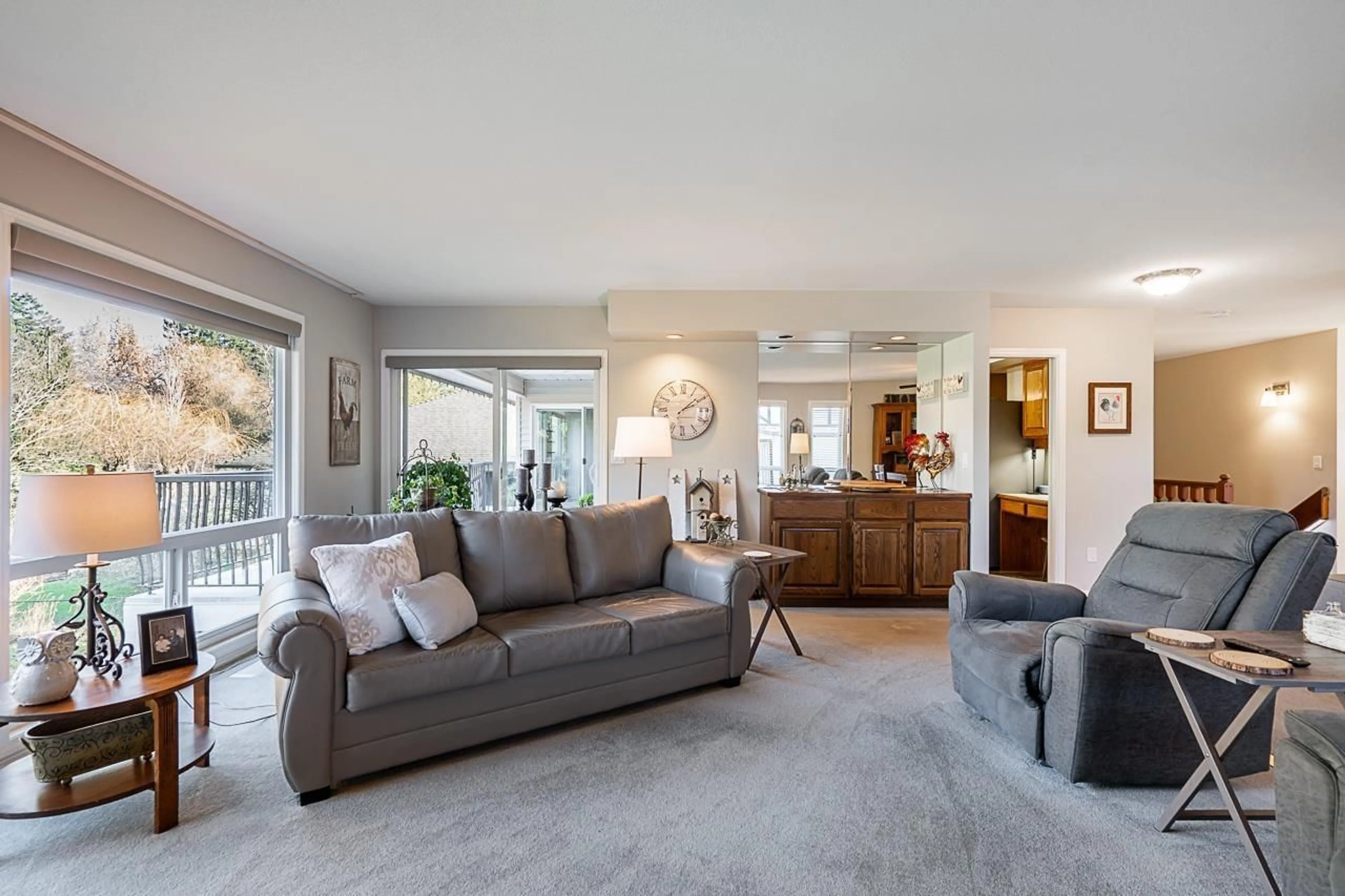 Living room with furniture, unknown for 45549 WELLS ROAD, Chilliwack British Columbia V2R1G6