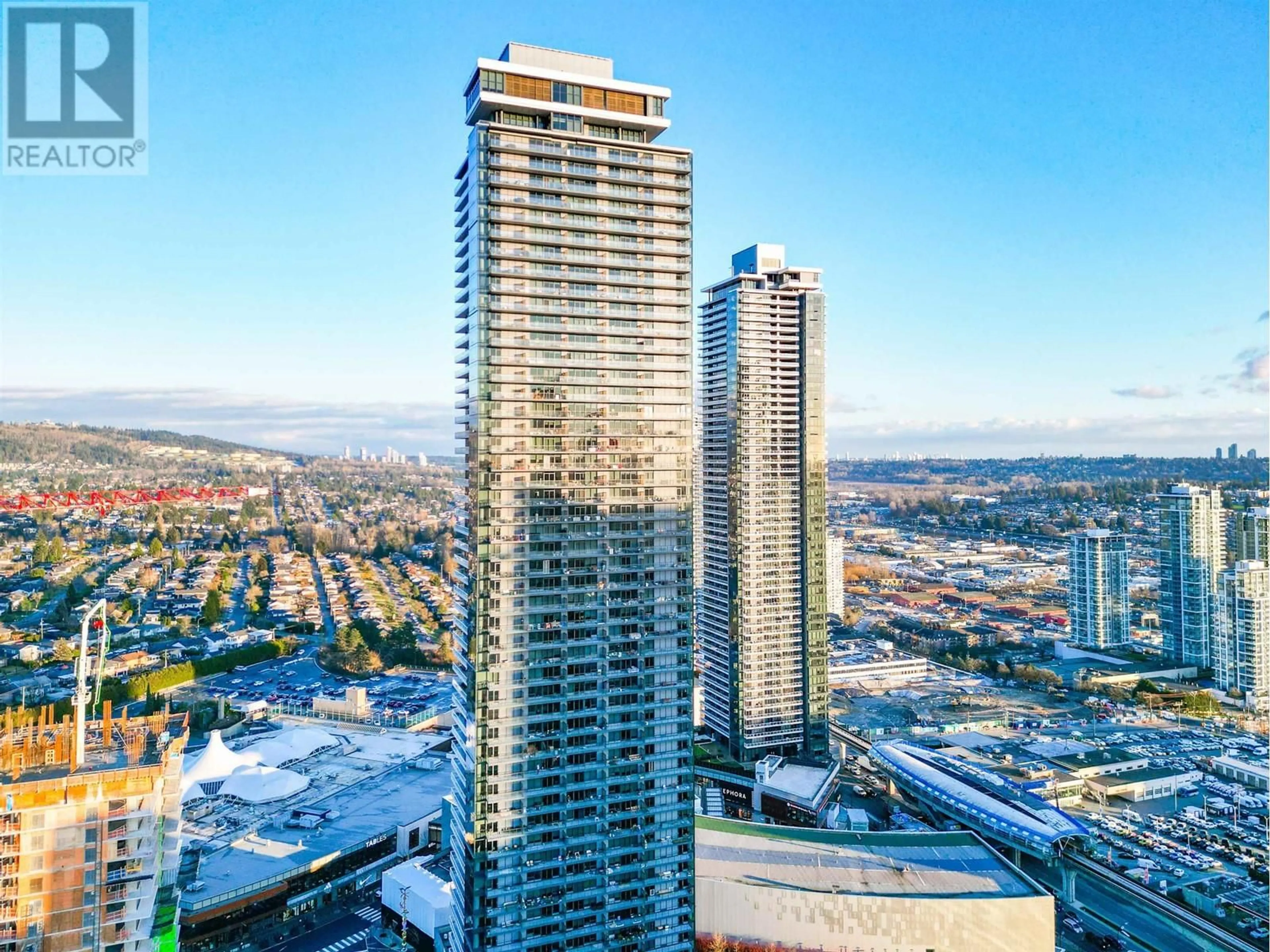 A pic from outside/outdoor area/front of a property/back of a property/a pic from drone, city buildings view from balcony for 5610 4510 HALIFAX WAY, Burnaby British Columbia V5C0K4