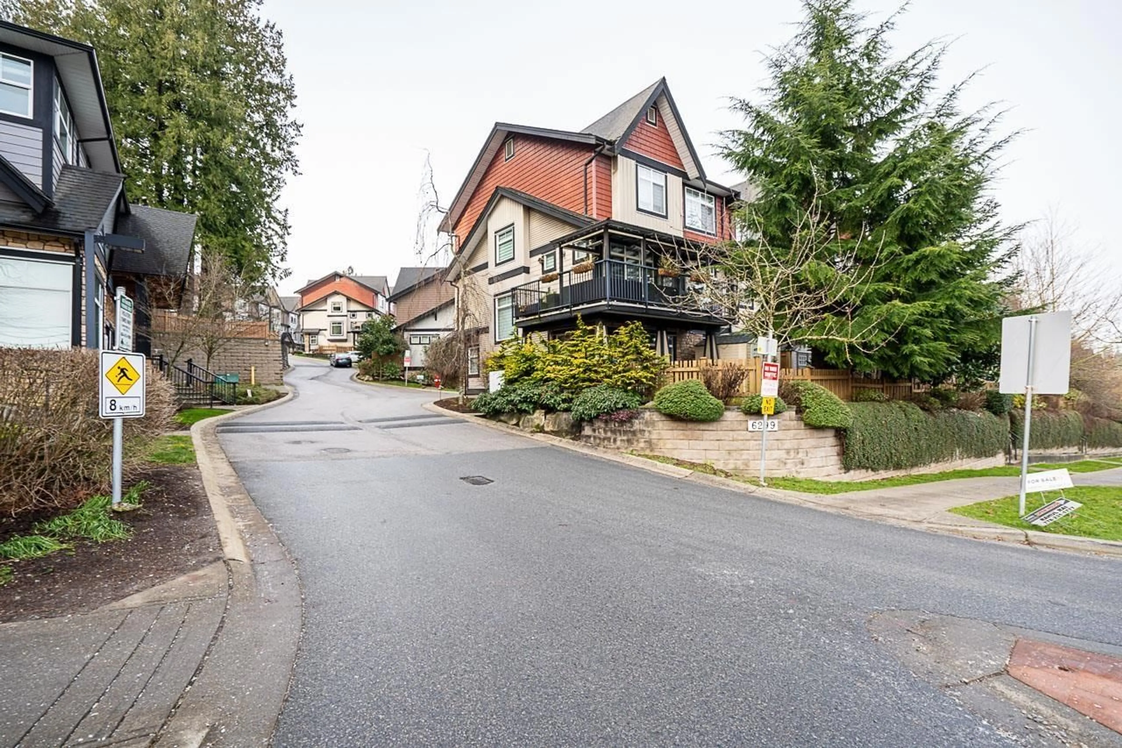Unknown for 57 - 6299 144, Surrey British Columbia V3X1A2