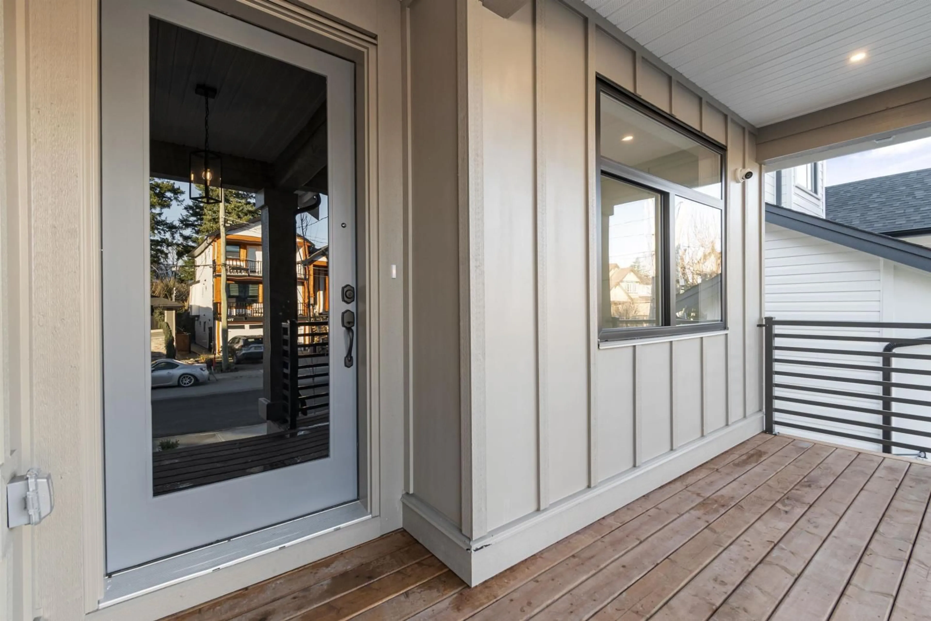 Indoor entryway for 7157 ELWOOD DRIVE|Sardis West Vedder, Chilliwack British Columbia V2R1G8