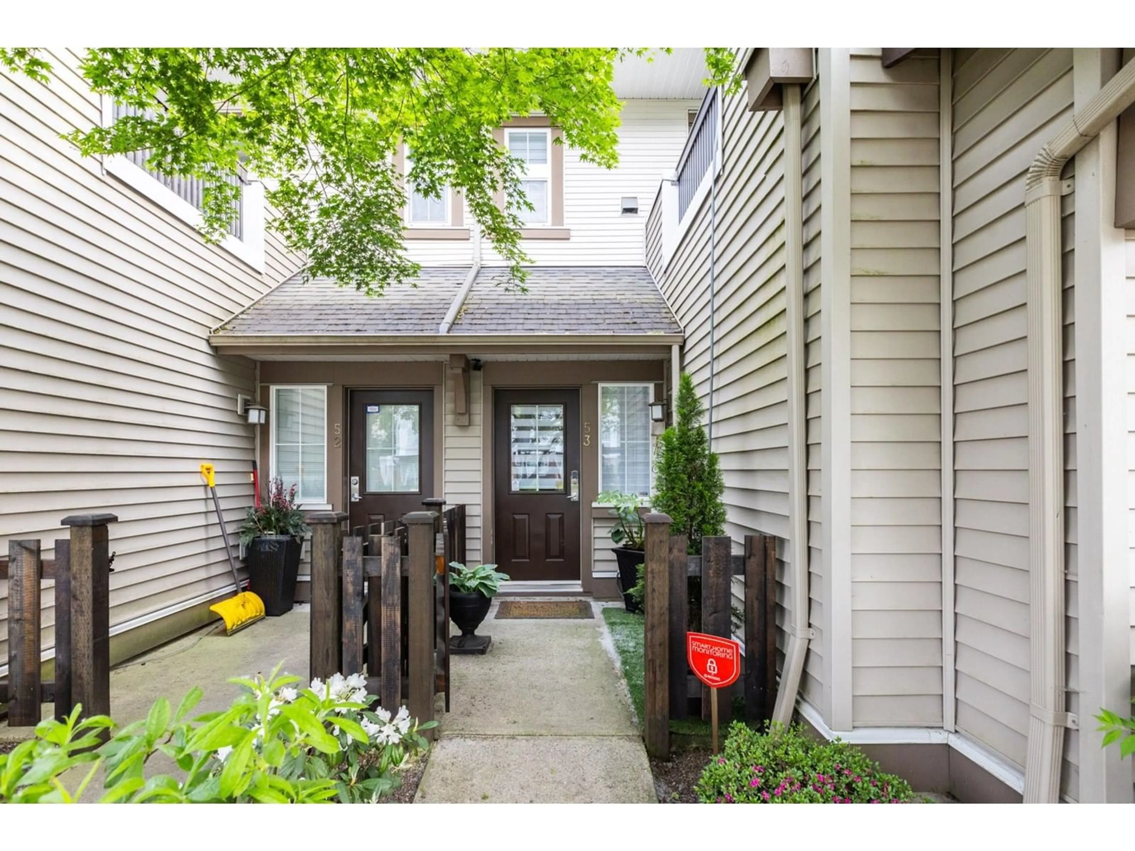 Indoor entryway for 53 7155 189 STREET, Surrey British Columbia V4N5S8