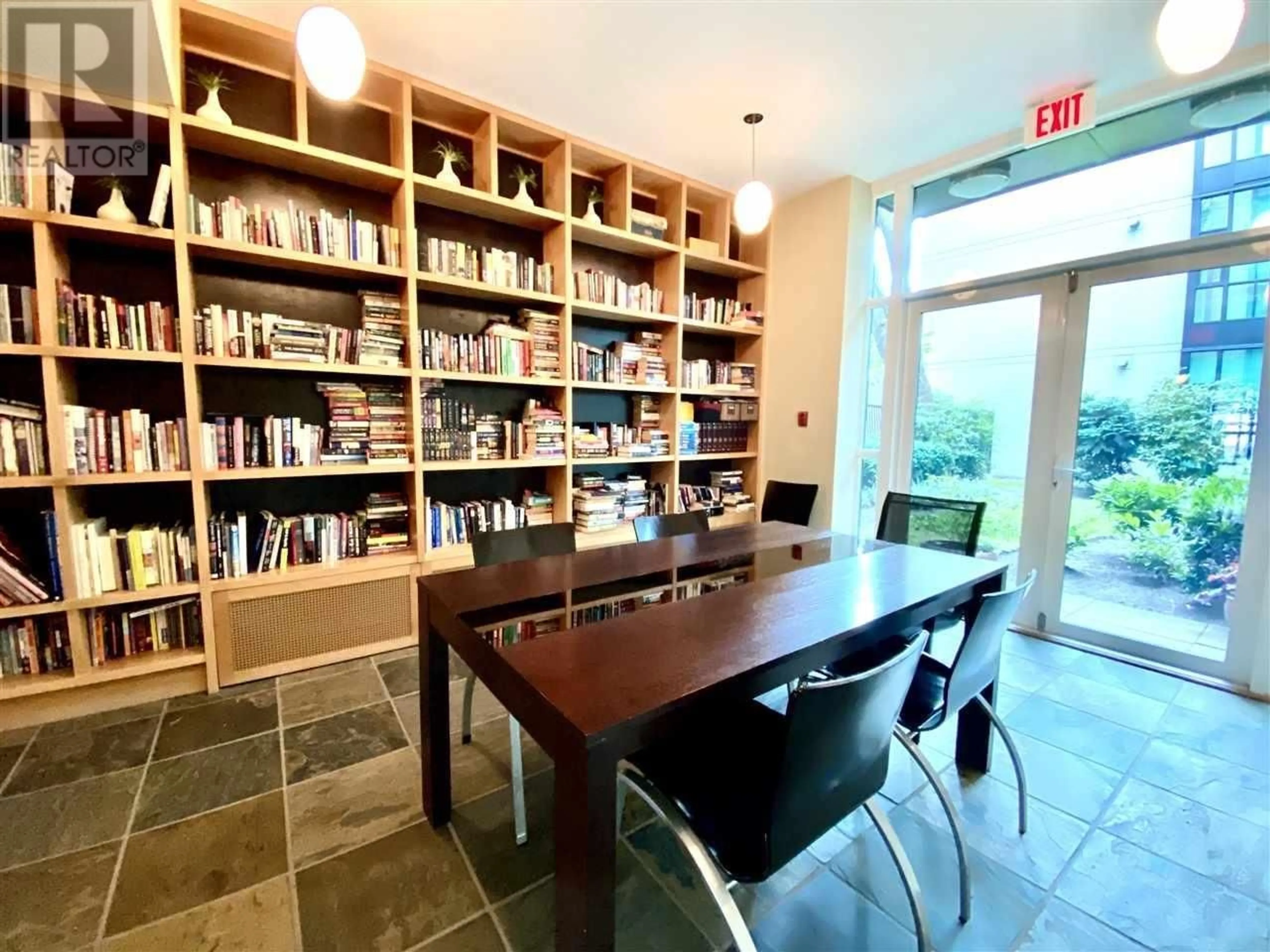 Dining room, ceramic/tile floor for 220 2515 ONTARIO STREET, Vancouver British Columbia V5T4V4