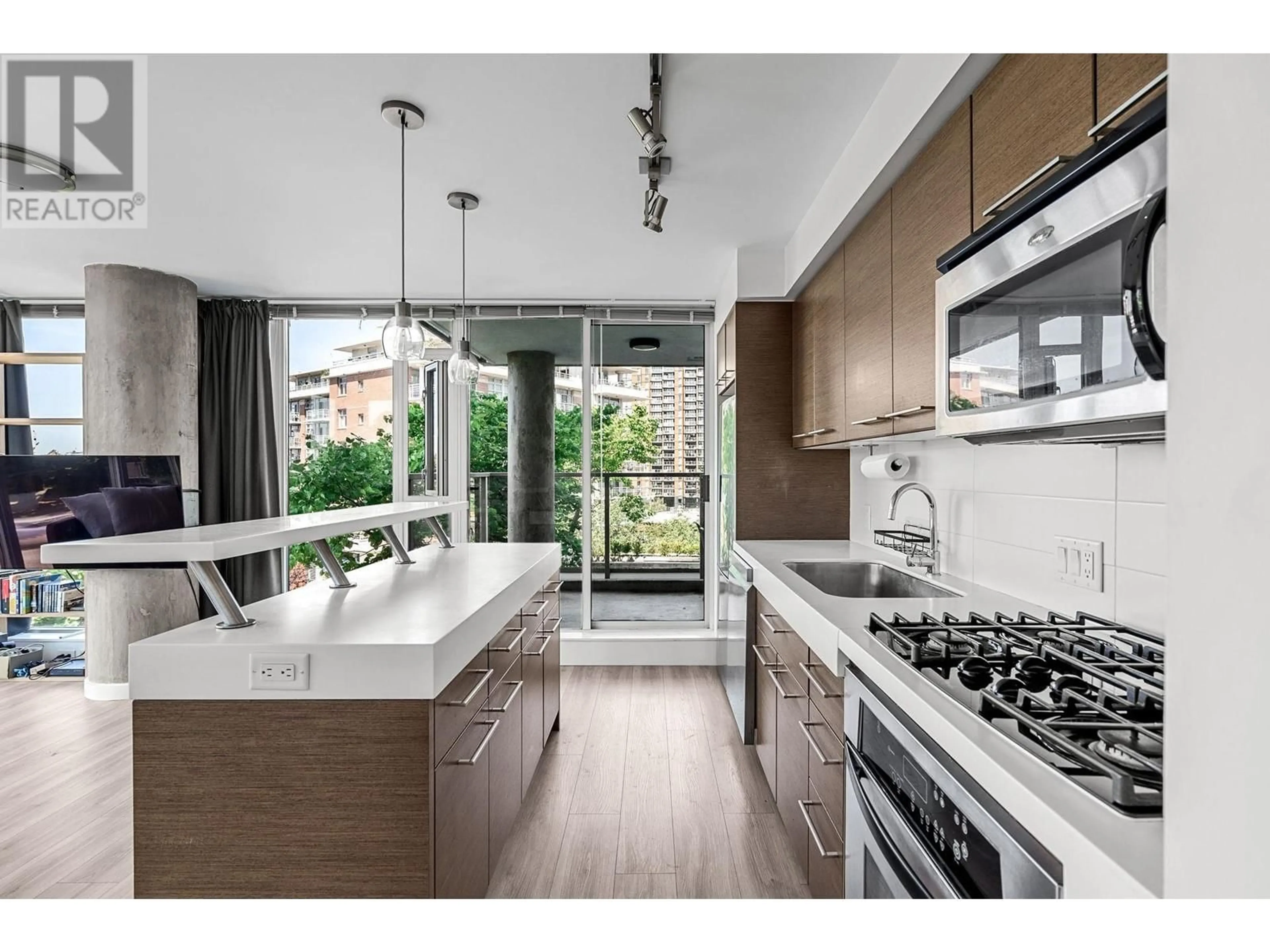 Contemporary kitchen, unknown for 401 2770 SOPHIA STREET, Vancouver British Columbia V5Y0A4