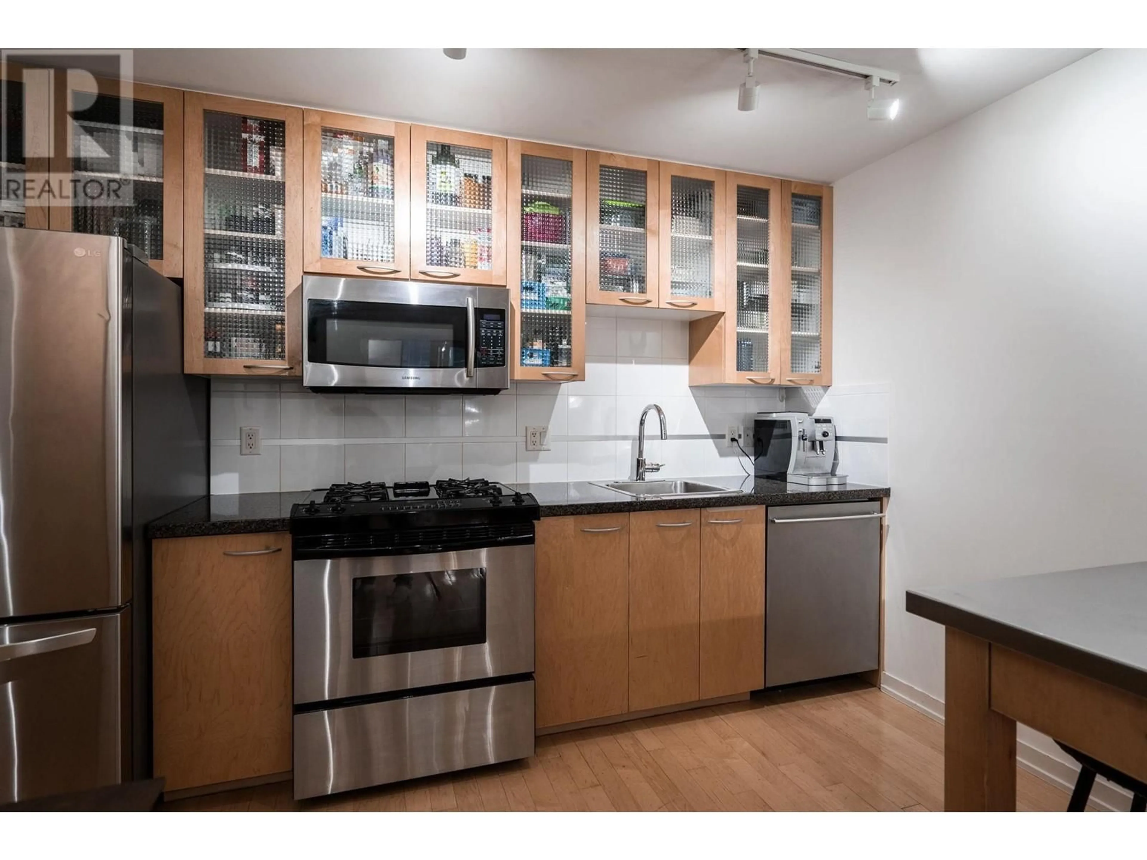 Standard kitchen, unknown for 1401 969 RICHARDS STREET, Vancouver British Columbia V6B1A8