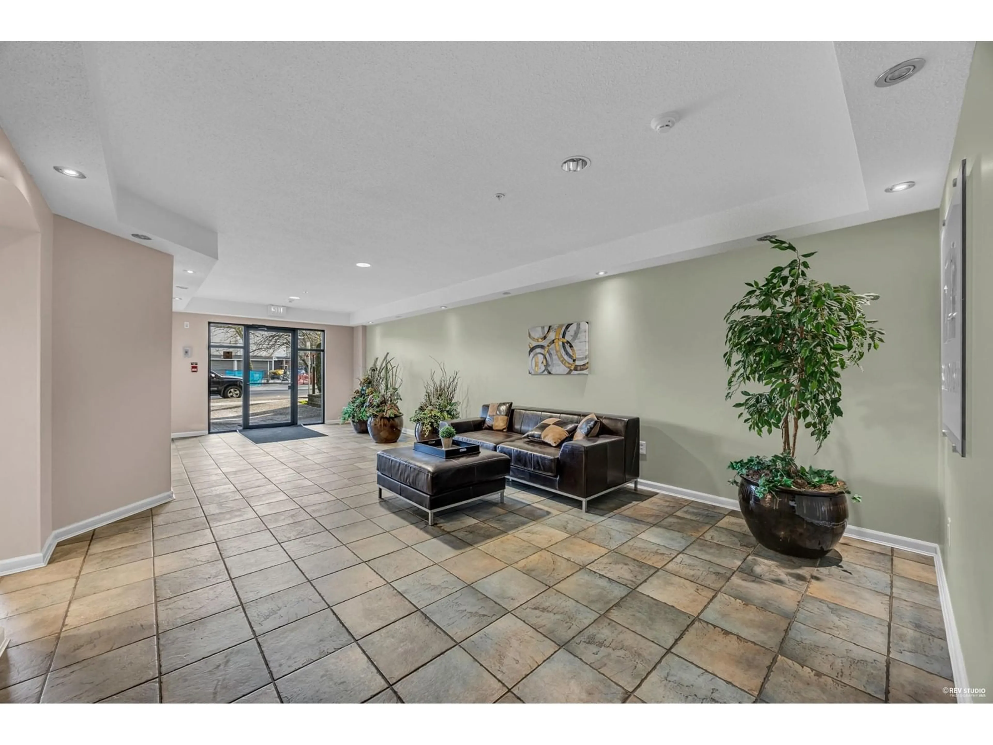 Lobby for 410 5465 203 STREET, Langley British Columbia V3A9L8