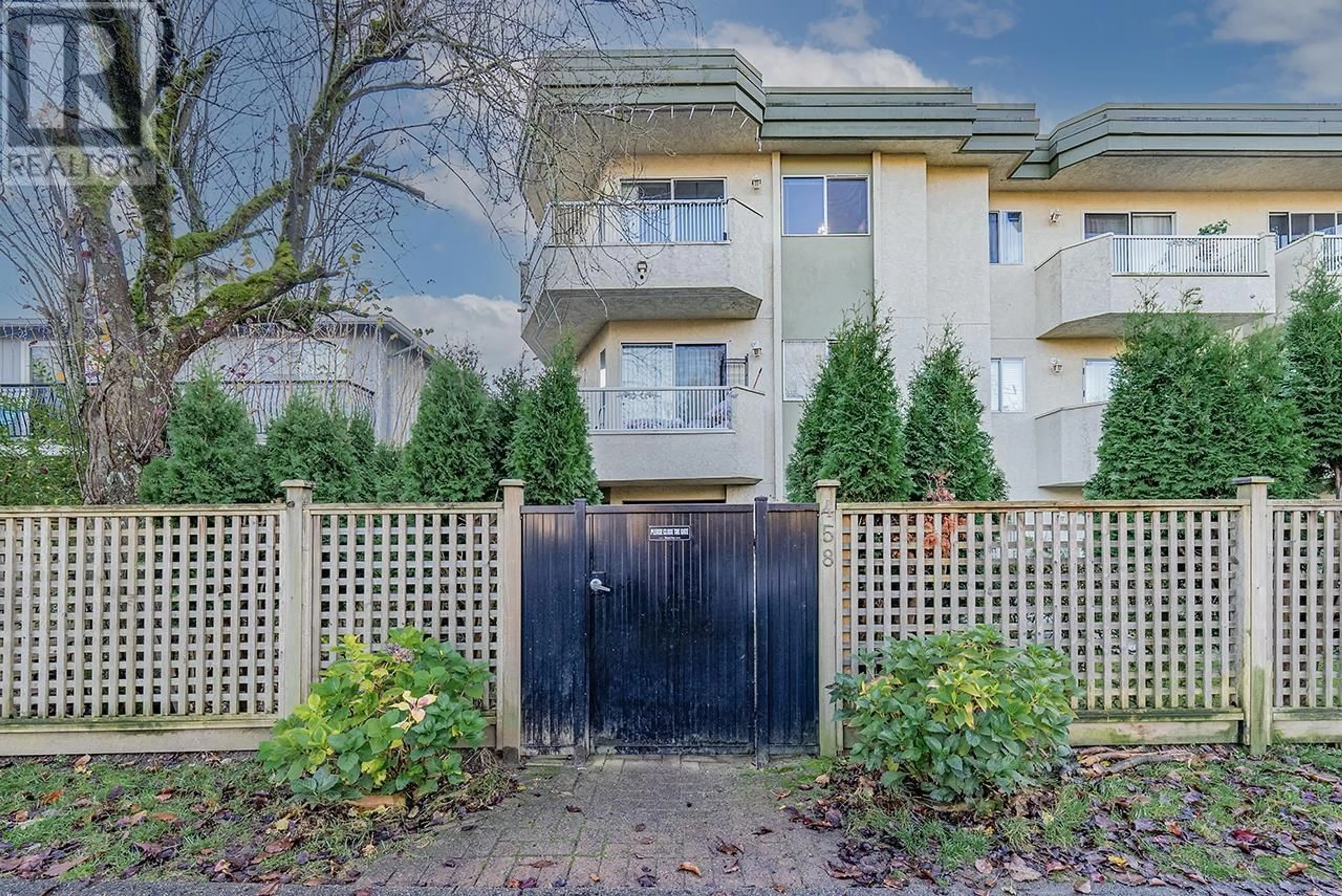 Unknown for 302 - 458 43RD AVENUE, Vancouver British Columbia V5W1T4