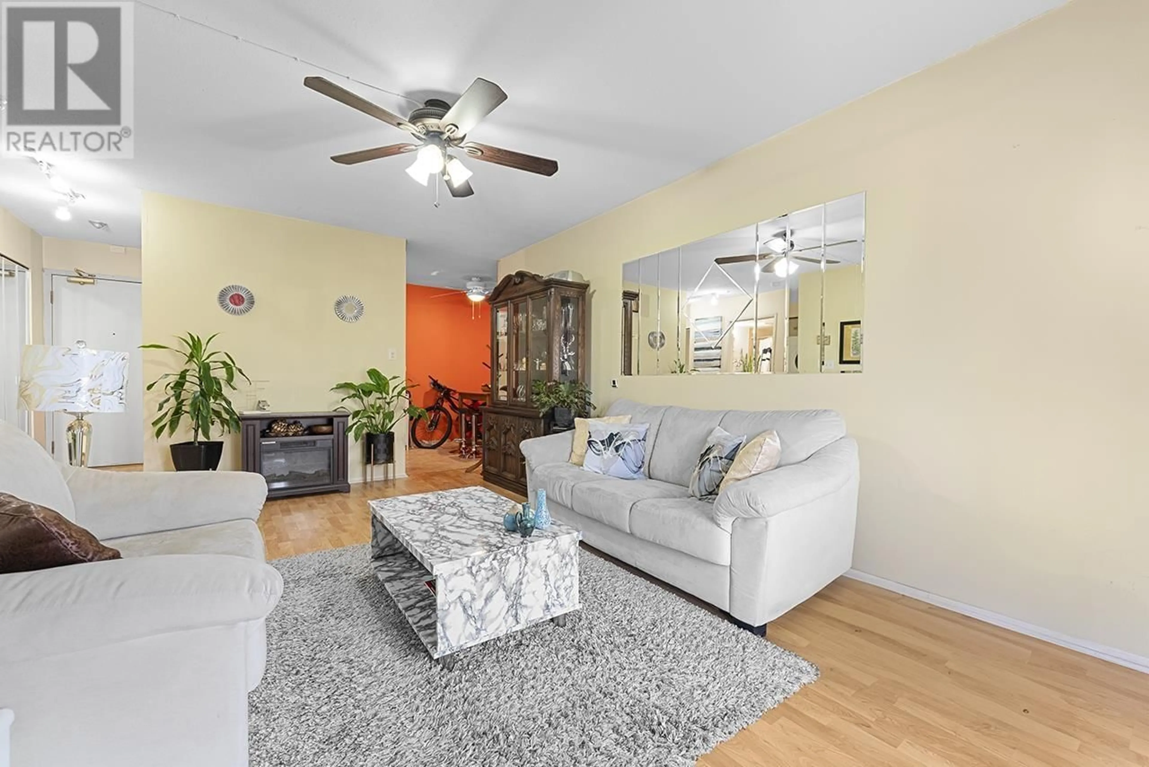Living room with furniture, unknown for 302 - 458 43RD AVENUE, Vancouver British Columbia V5W1T4