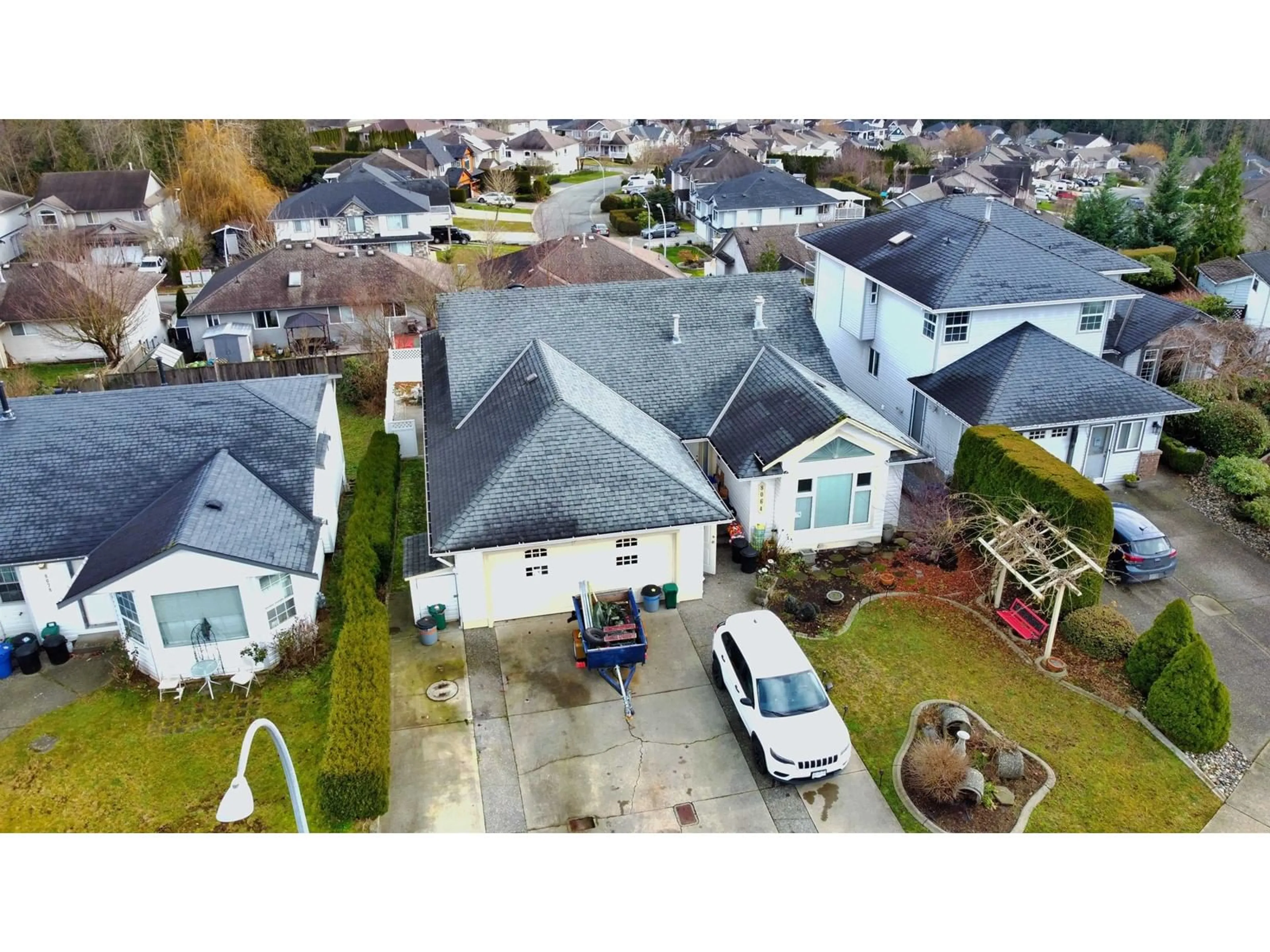 A pic from outside/outdoor area/front of a property/back of a property/a pic from drone, street for 8064 FORBES STREET, Mission British Columbia V2V6L6