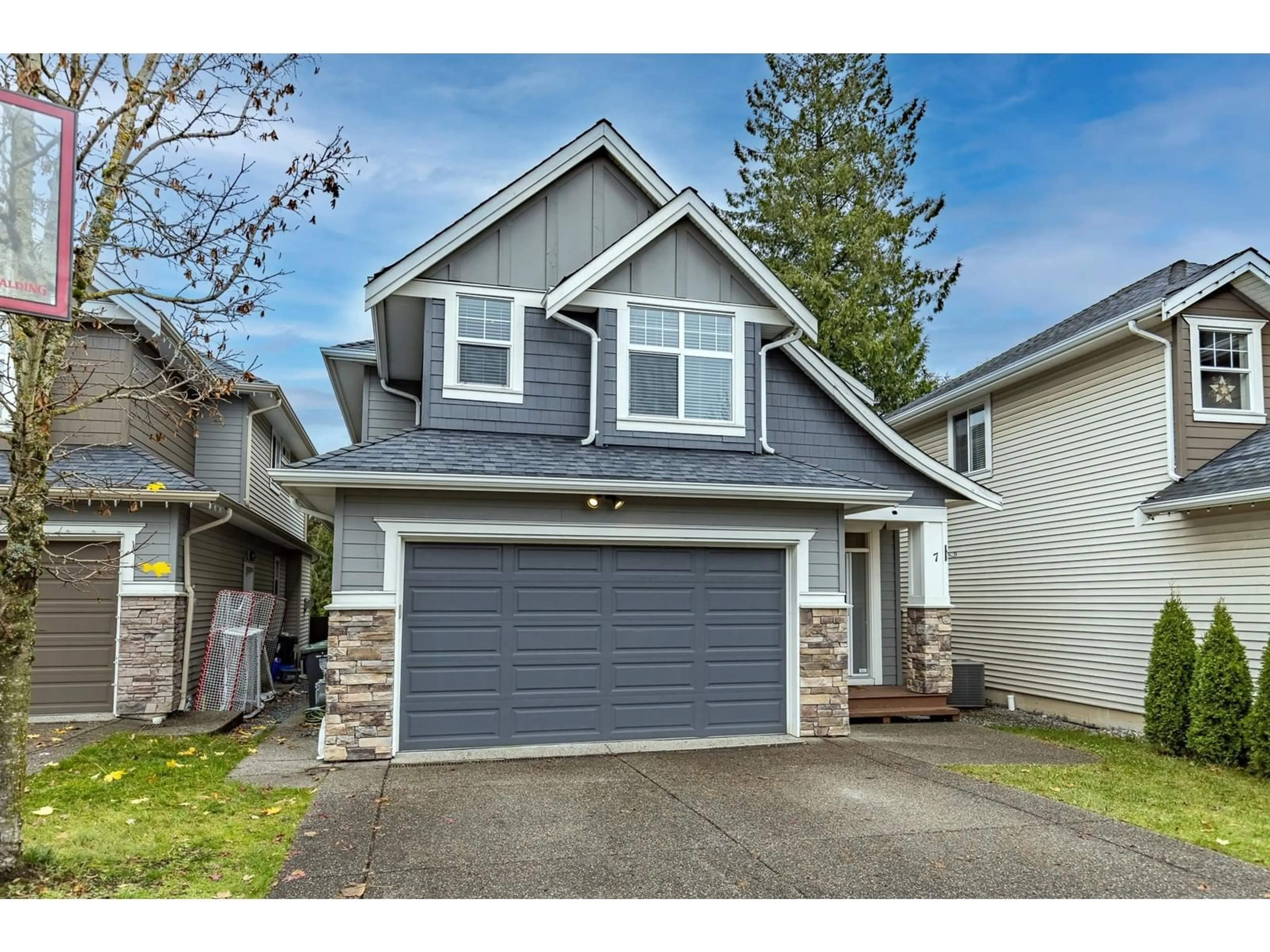 Home with vinyl exterior material, street for 7 21267 83A AVENUE, Langley British Columbia V2Y0E6