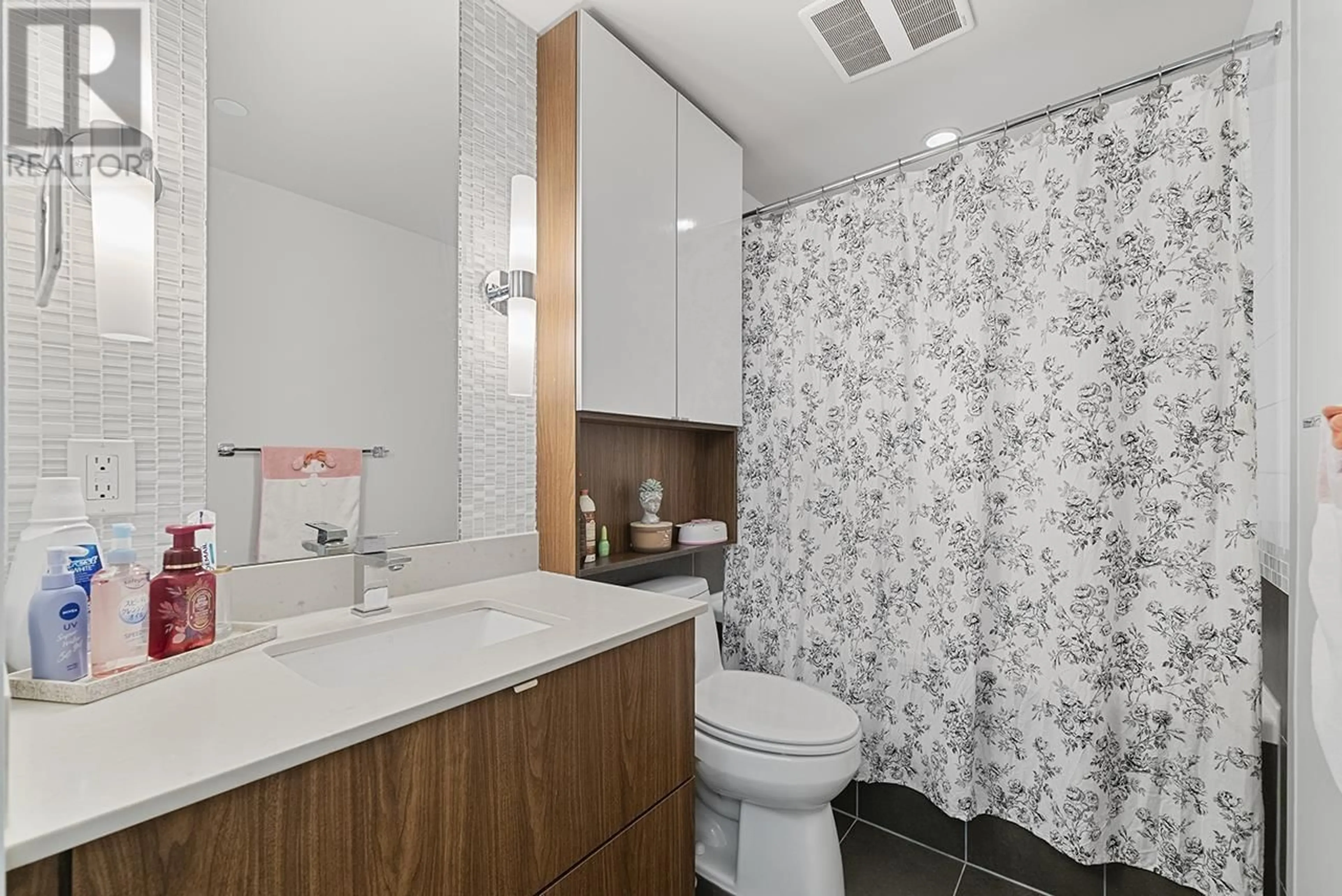 Standard bathroom, ceramic/tile floor for 219 - 159 2ND AVENUE, Vancouver British Columbia V5Y0L8