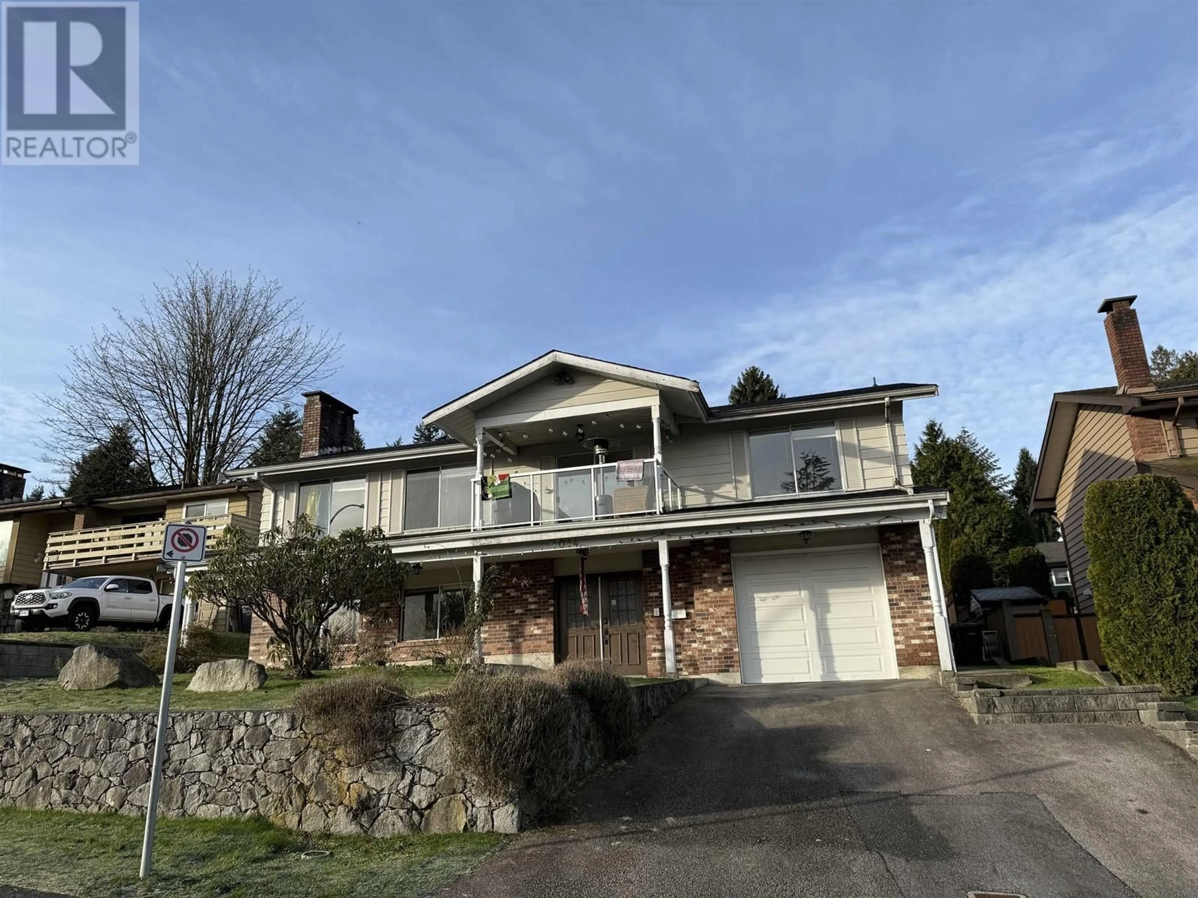 A pic from outside/outdoor area/front of a property/back of a property/a pic from drone, street for 1014 DORY STREET, Coquitlam British Columbia V3C4L2