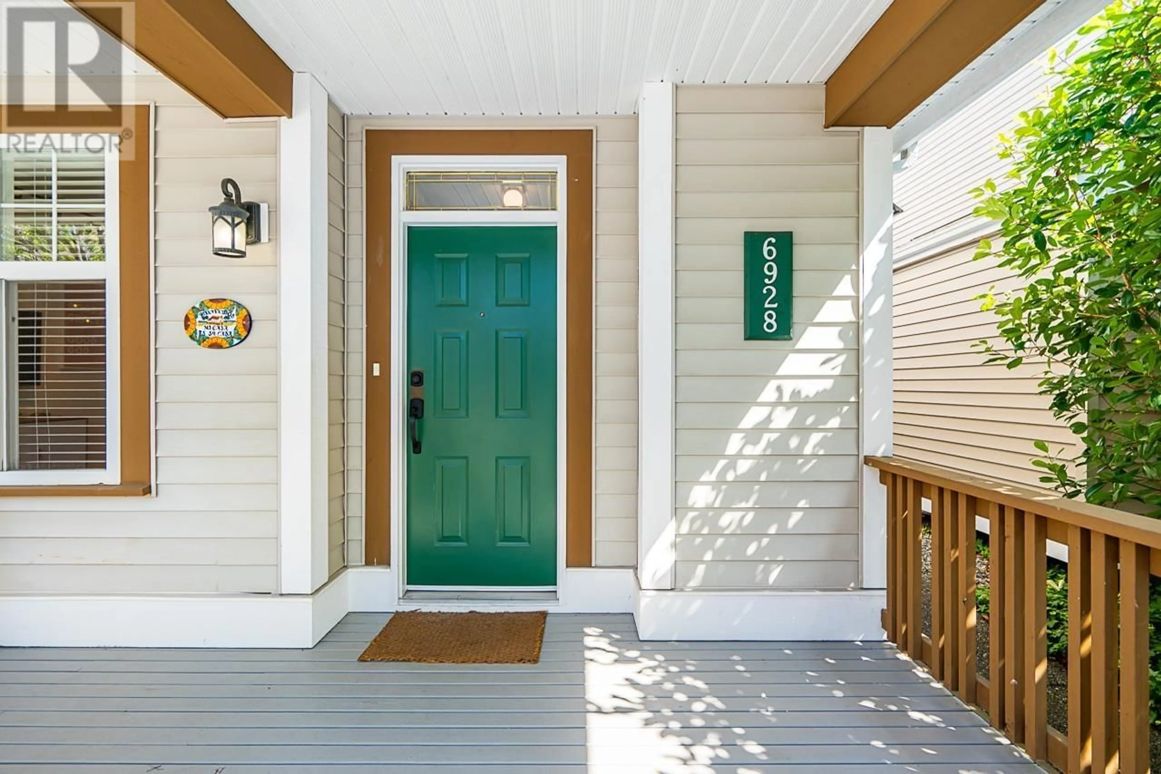 Indoor entryway for 6928 BARNARD DRIVE, Richmond British Columbia V7C5T5