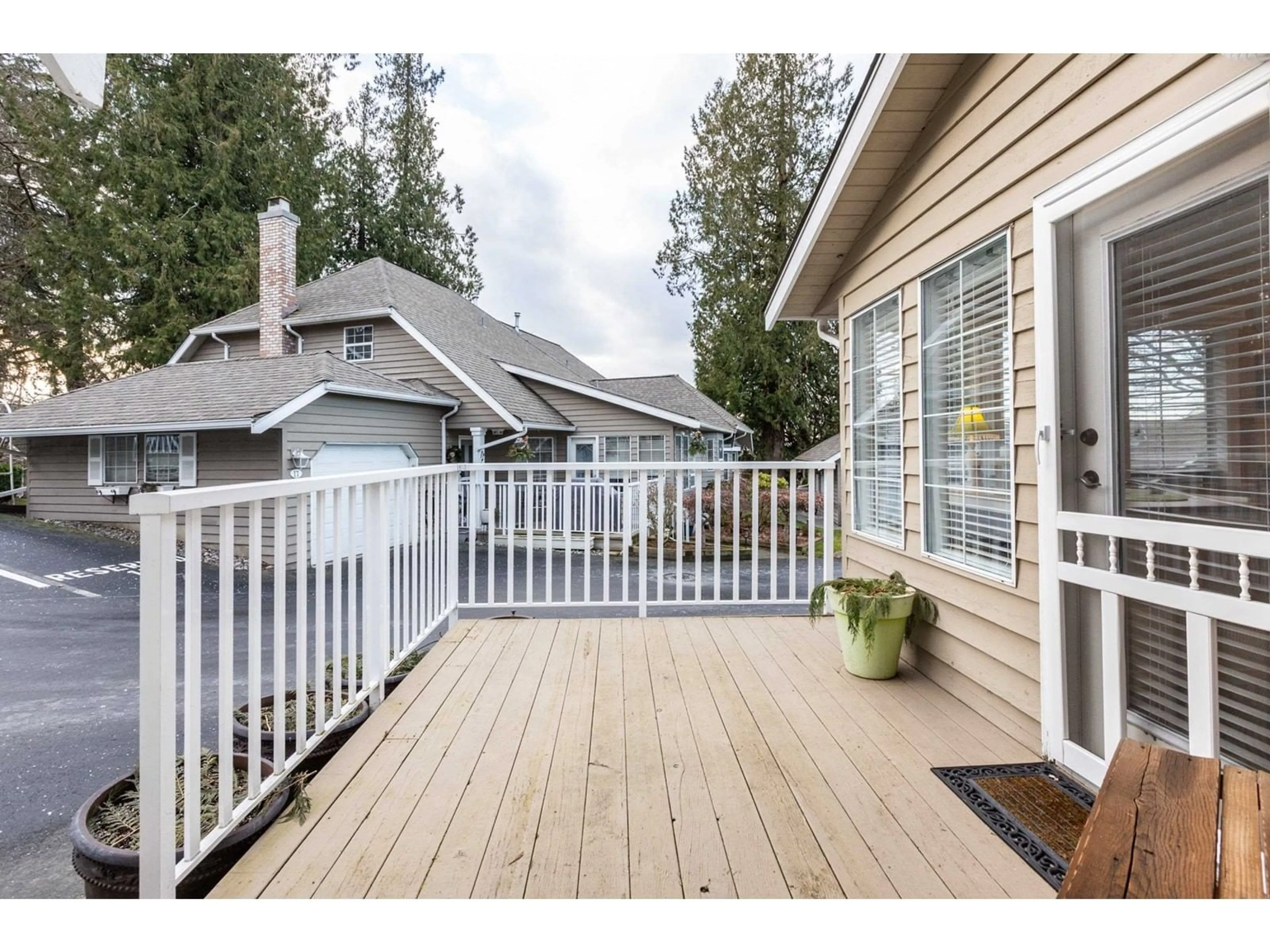 Home with vinyl exterior material, mountain view for 52 21848 50TH AVENUE, Langley British Columbia V3A8A9