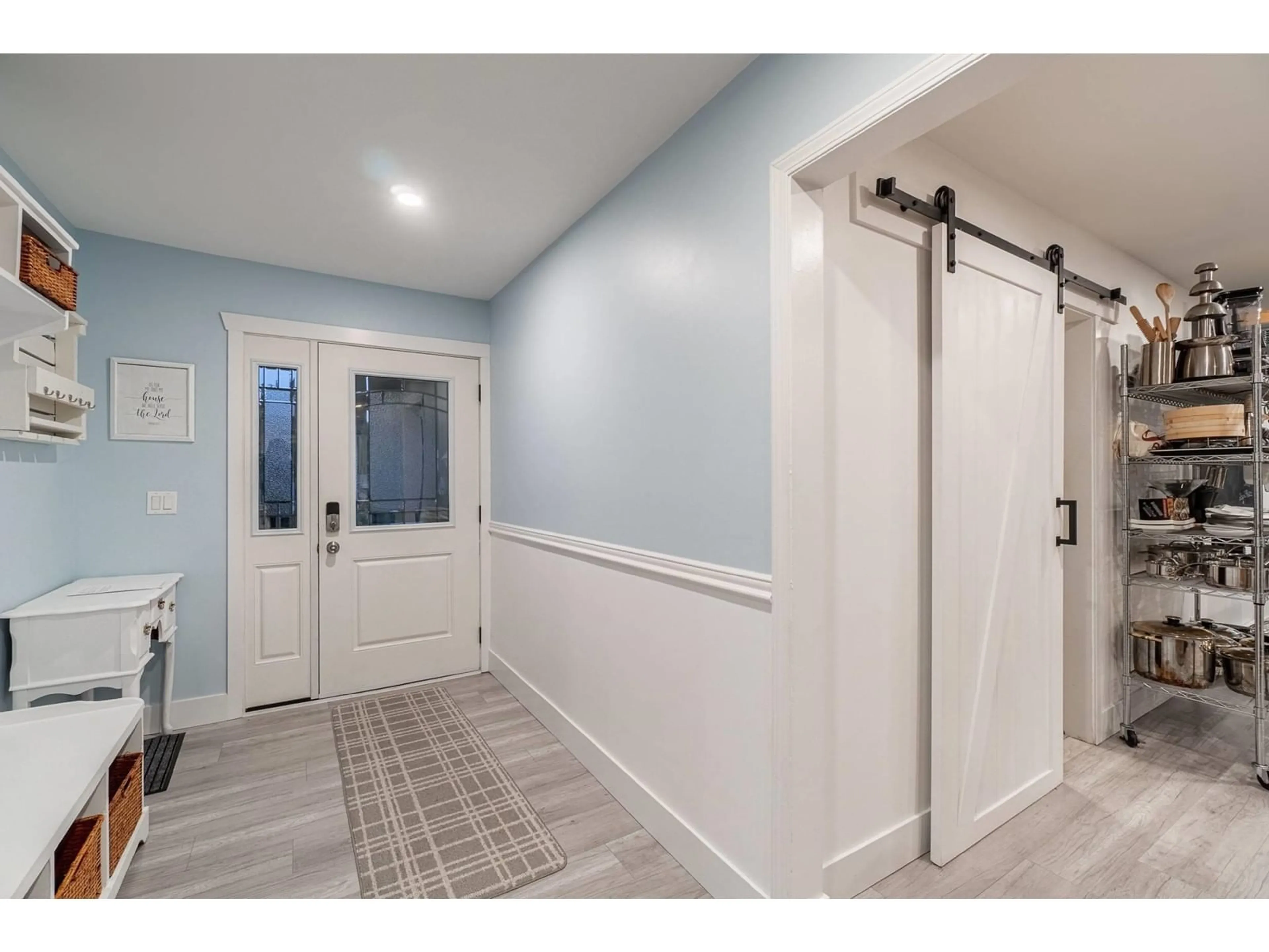 Indoor entryway for 34567 HURST CRESCENT, Abbotsford British Columbia V2S5B3