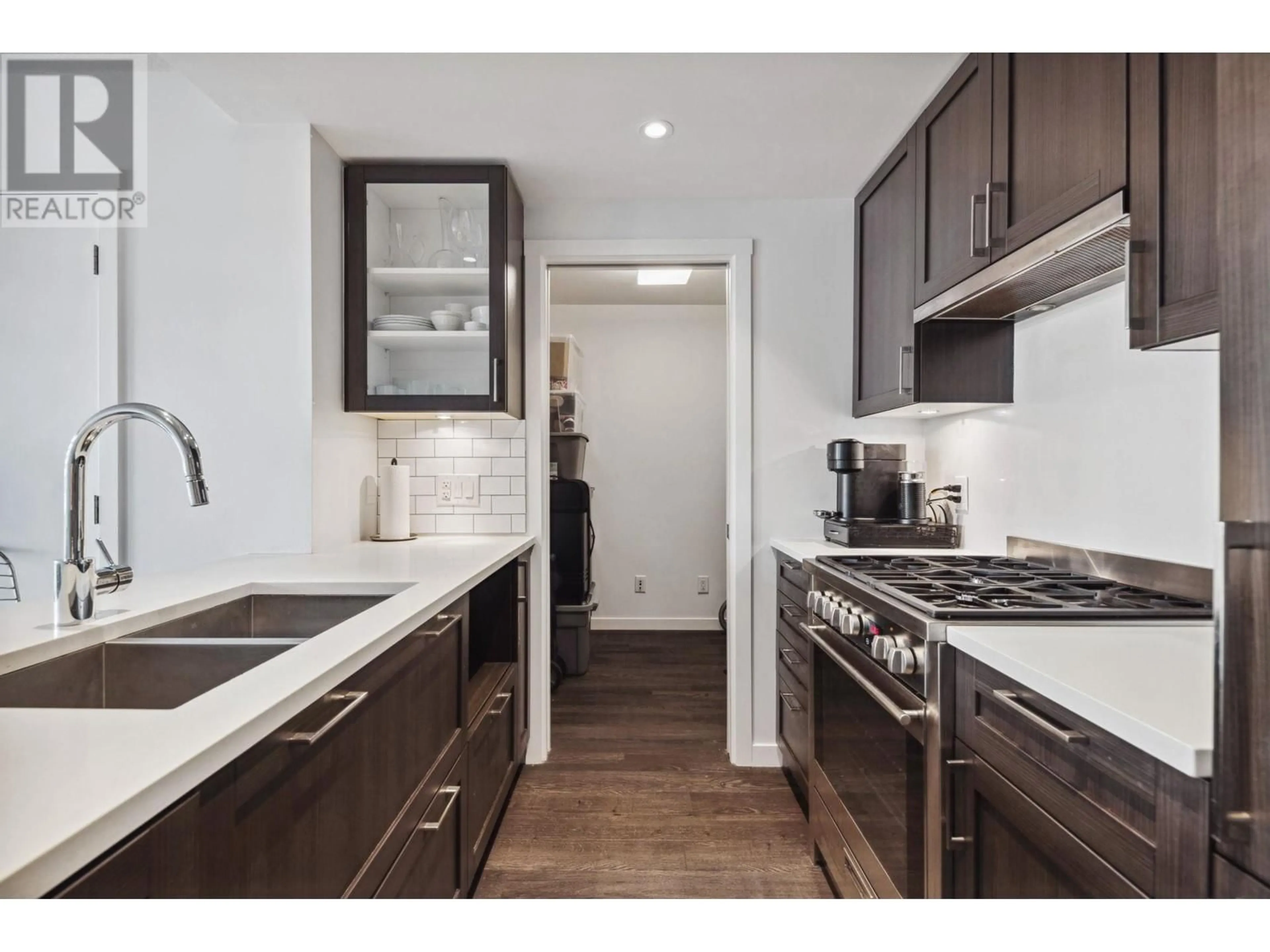 Standard kitchen, unknown for 514 5665 BOUNDARY ROAD, Vancouver British Columbia V5R0E4