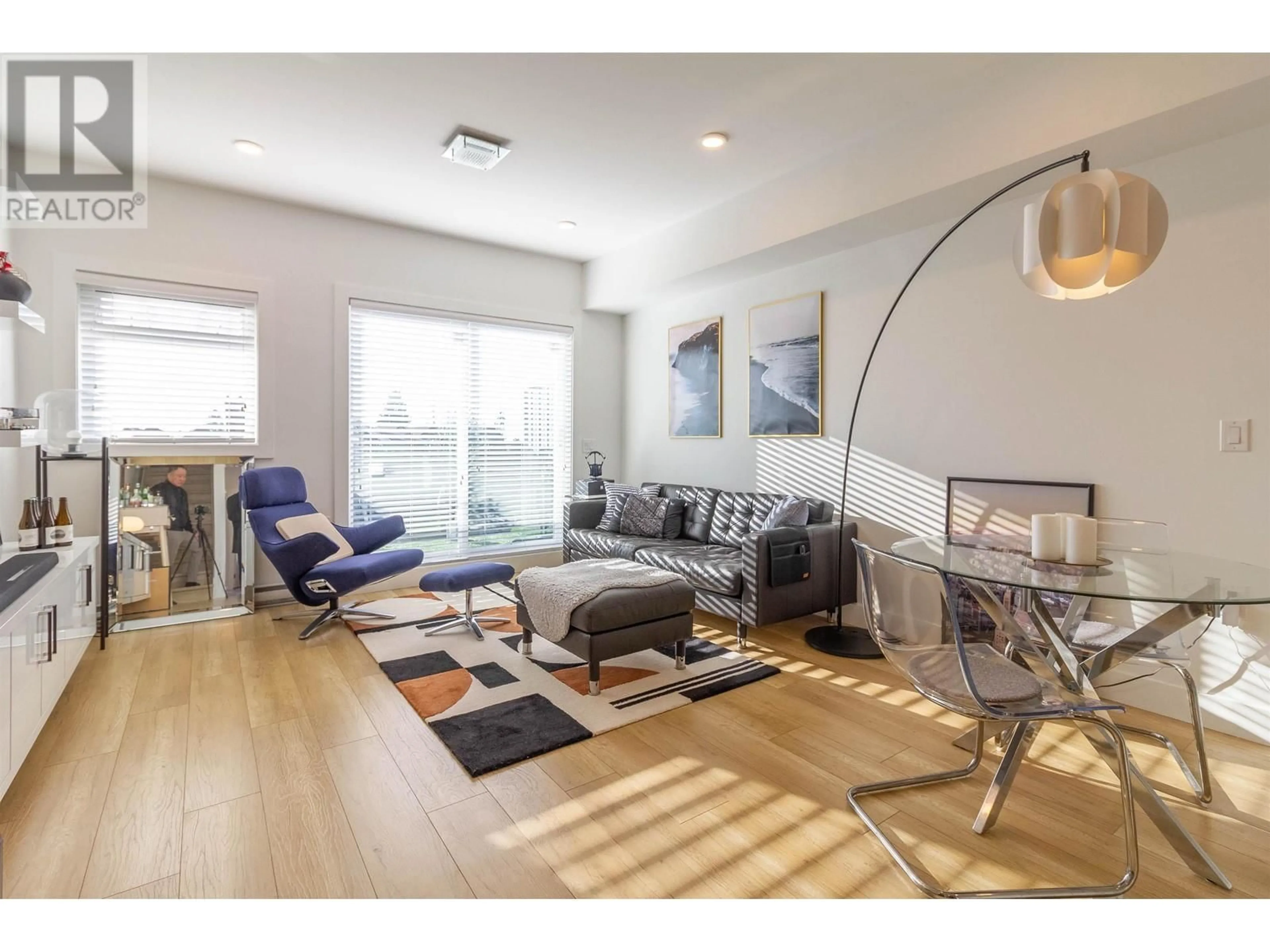 Living room with furniture, wood/laminate floor for 16 6288 BERESFORD STREET, Burnaby British Columbia V5J1K2