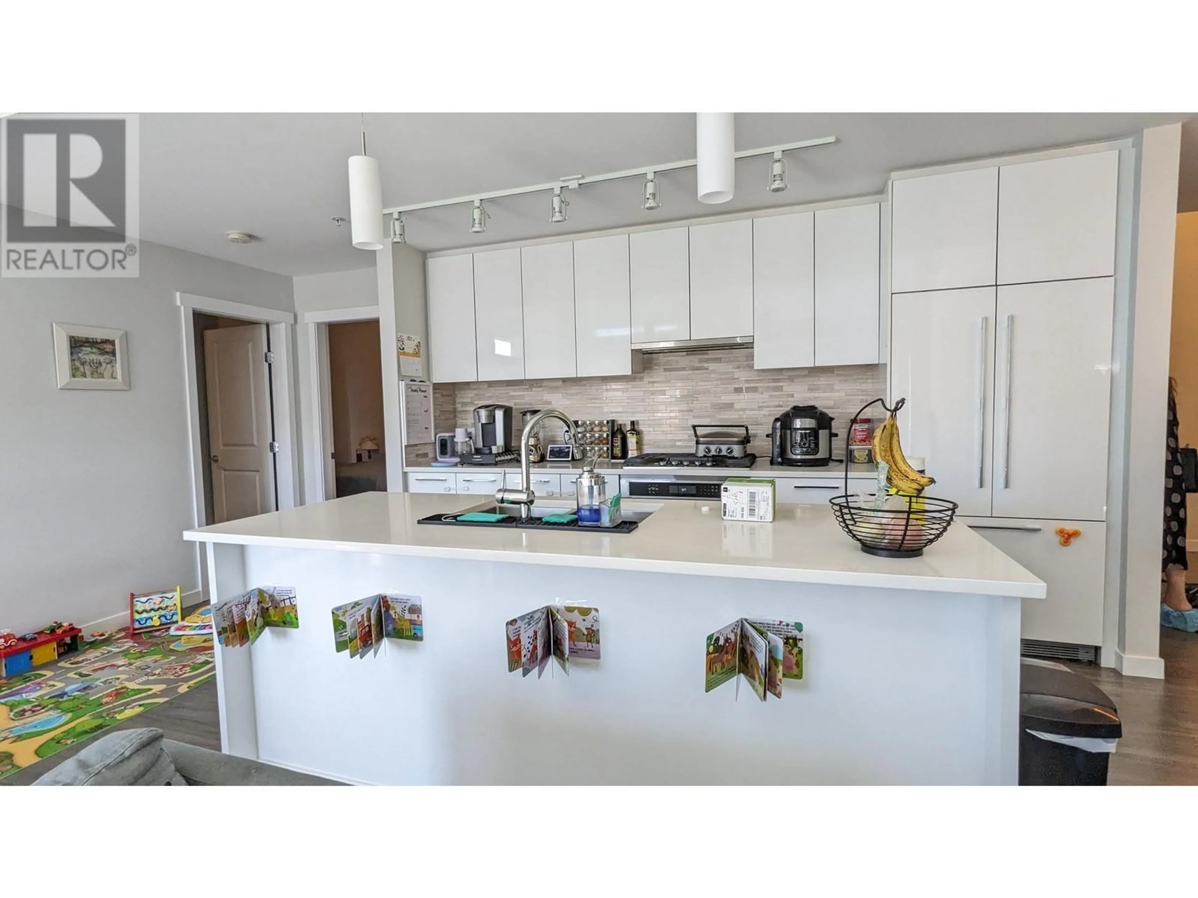 Open concept kitchen, ceramic/tile floor for 426 - 9551 ALEXANDRA ROAD, Richmond British Columbia V6X0S6