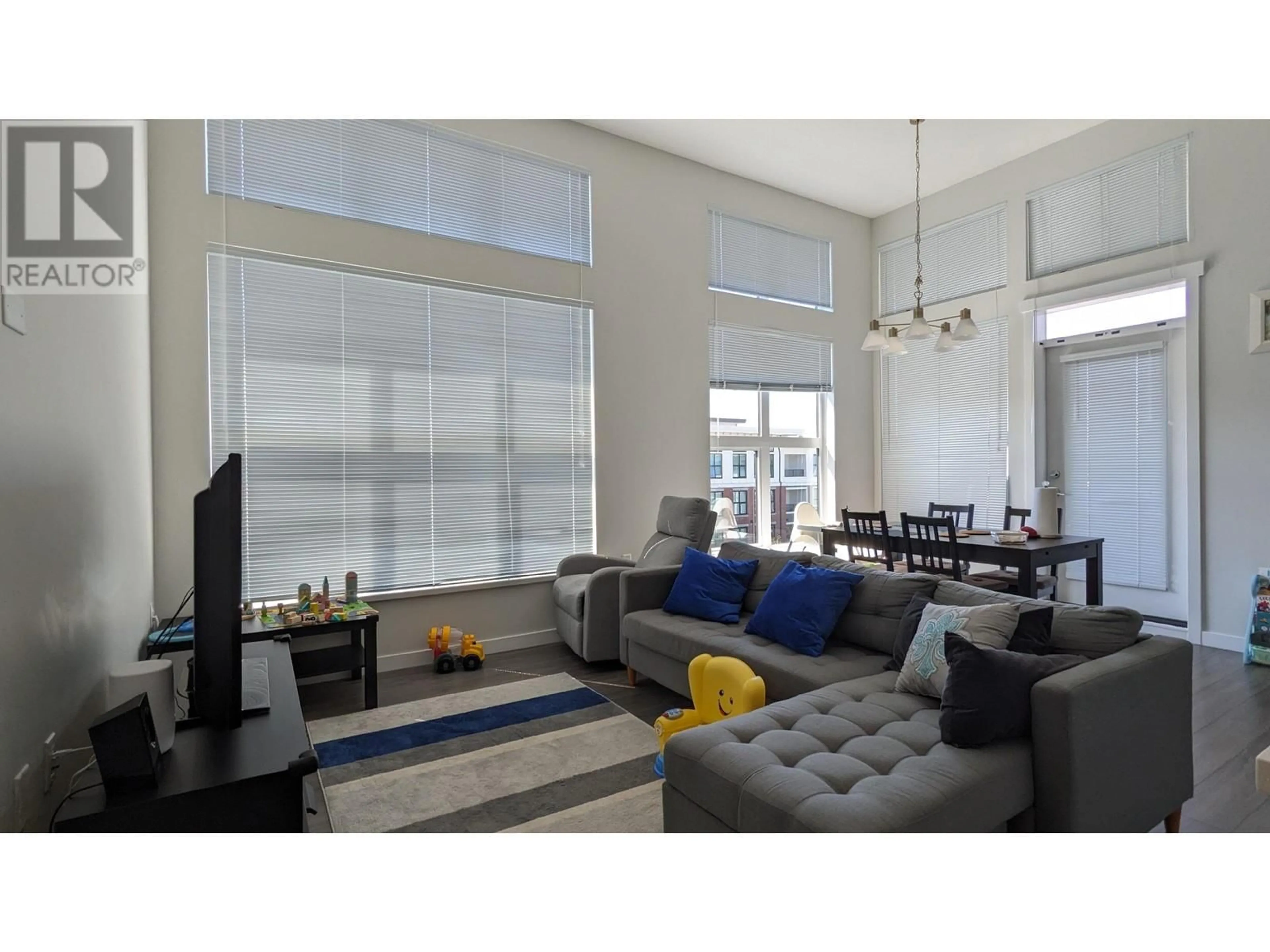 Living room with furniture, unknown for 426 - 9551 ALEXANDRA ROAD, Richmond British Columbia V6X0S6
