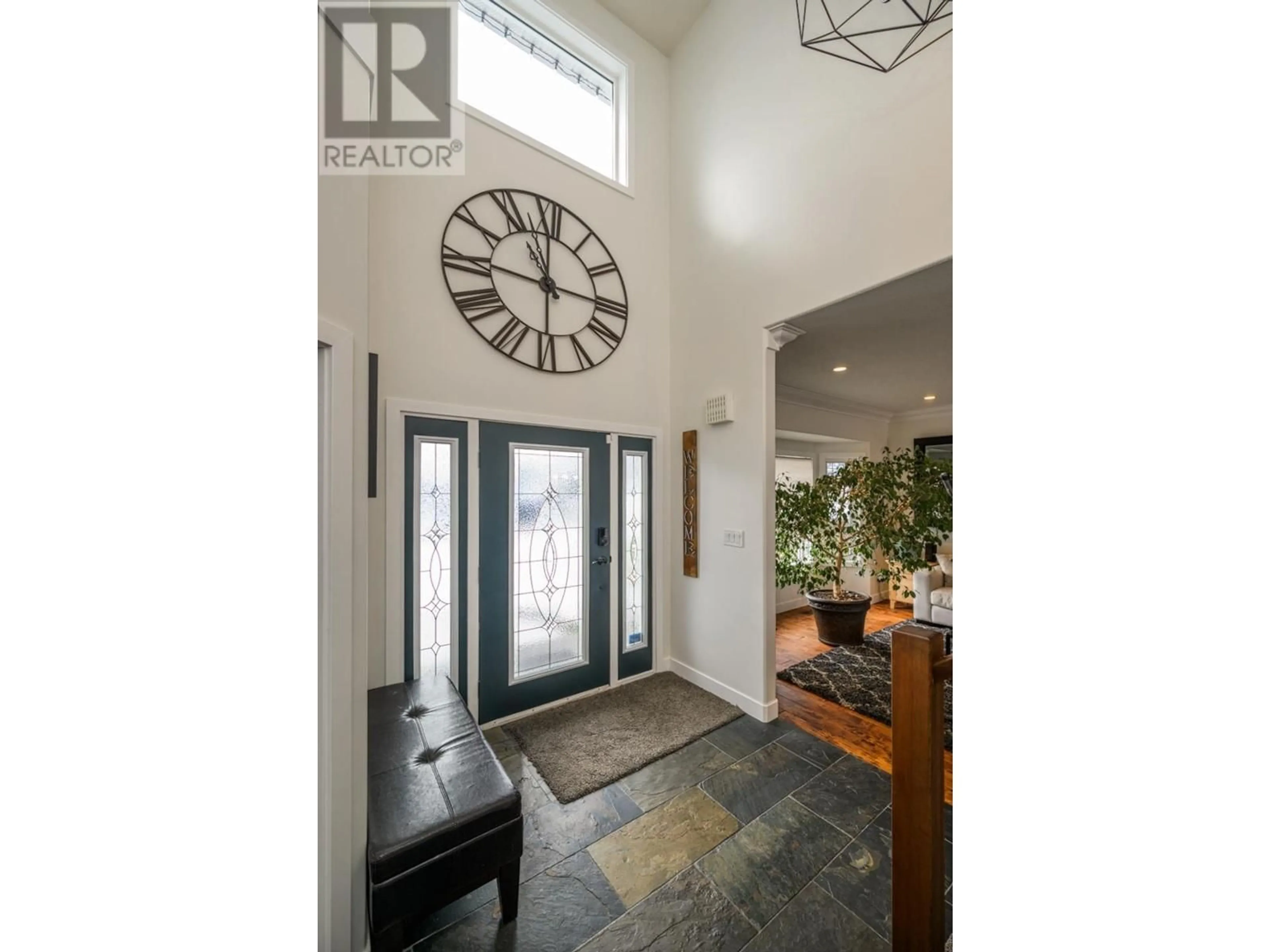 Indoor entryway for 2570 PARENT ROAD, Prince George British Columbia V2N5G3