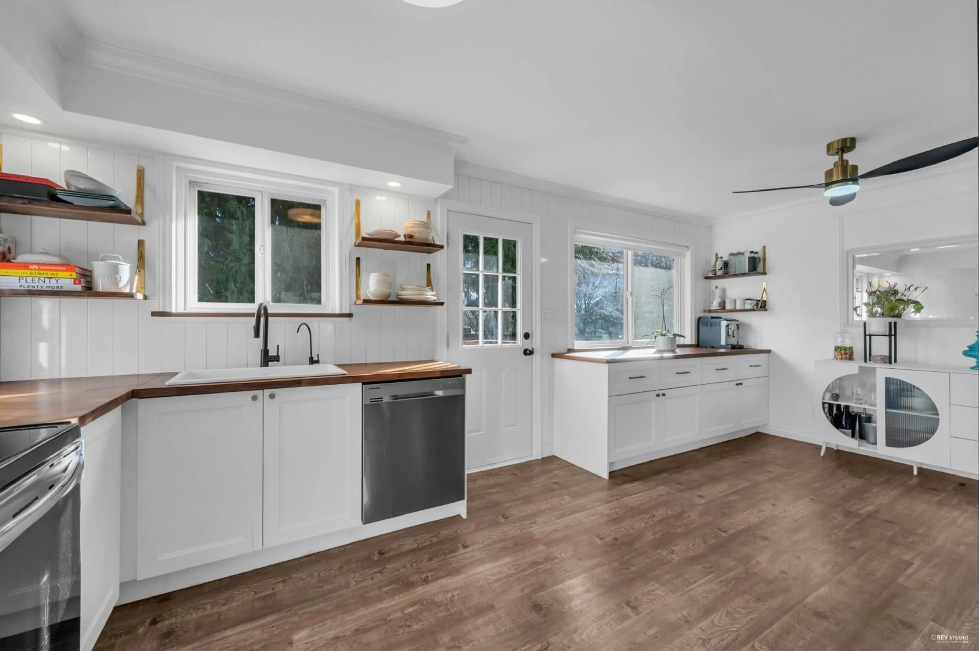 Open concept kitchen, unknown for 9314 JACKSON STREET|Chilliwack Proper We, Chilliwack British Columbia V2P3X1