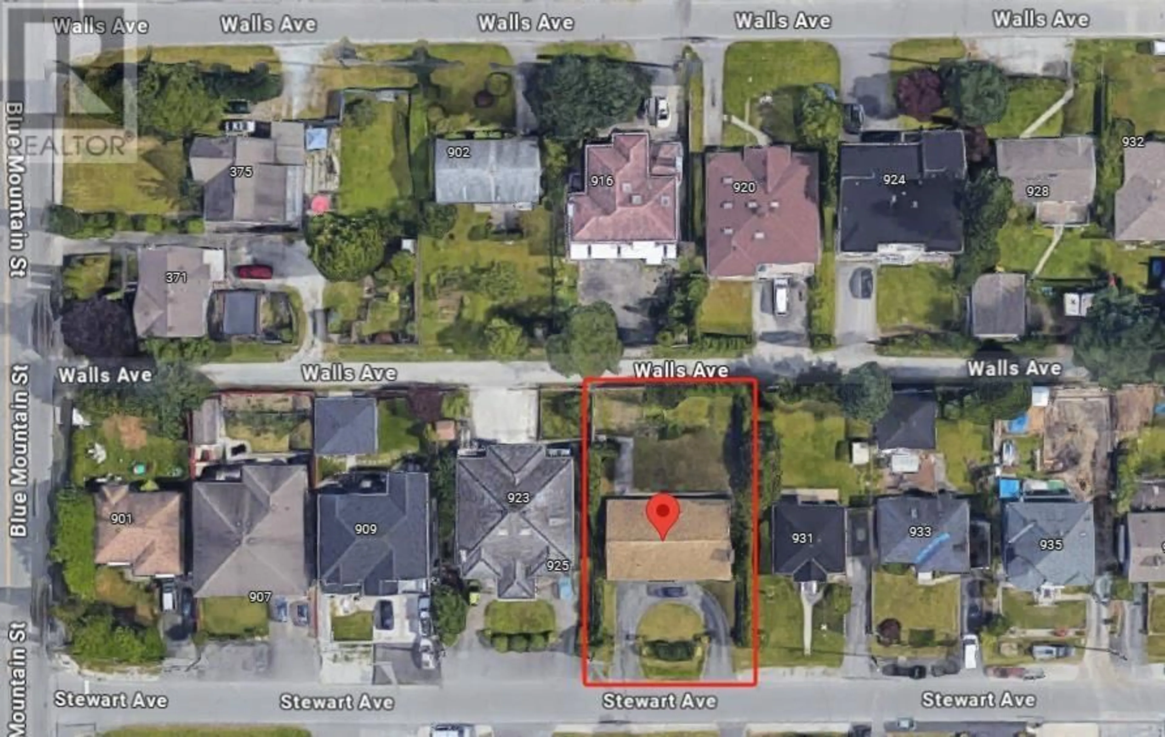 A pic from outside/outdoor area/front of a property/back of a property/a pic from drone, street for 929 STEWART AVENUE, Coquitlam British Columbia V3K2N5