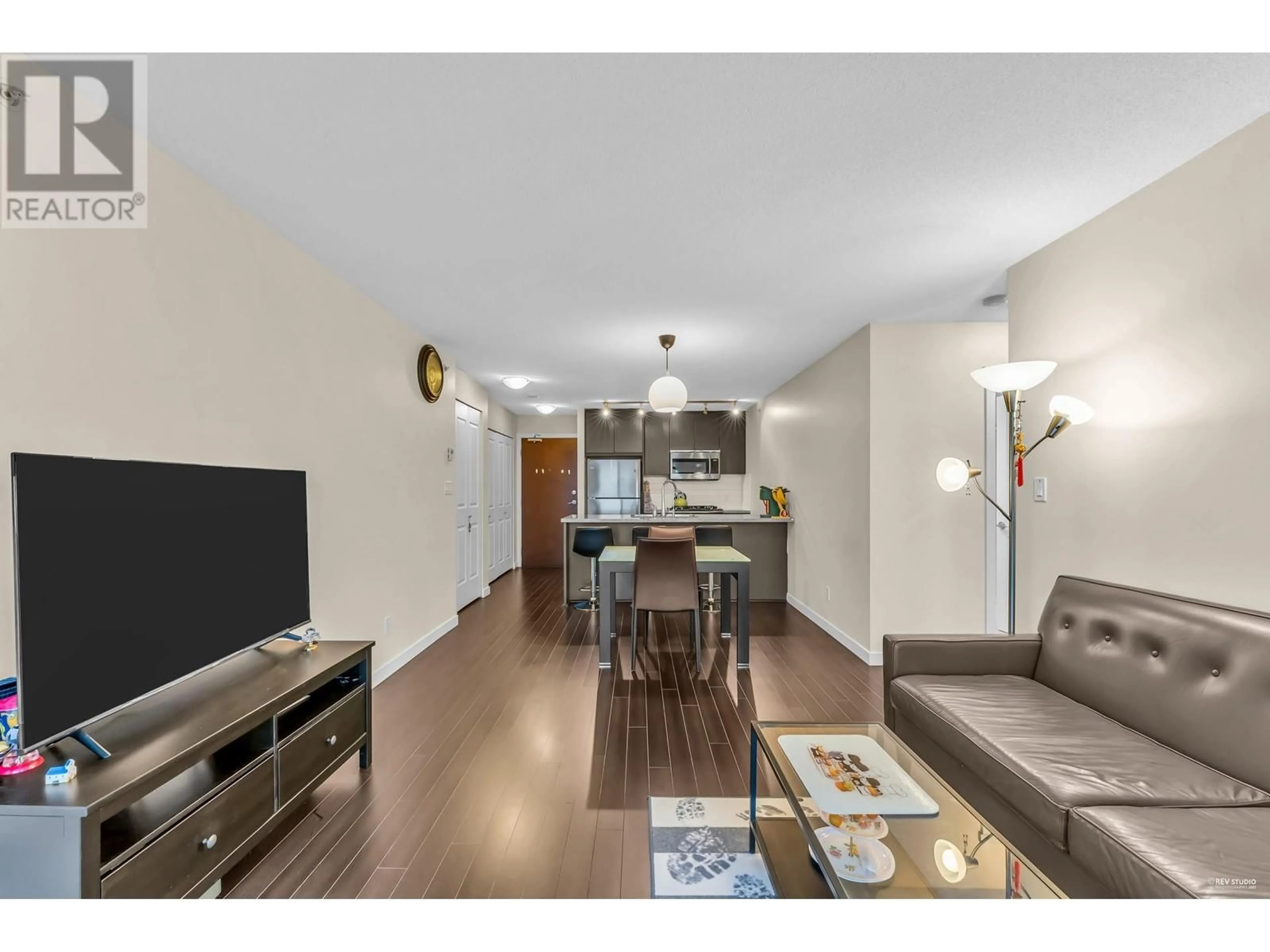 Living room with furniture, wood/laminate floor for 2003 6688 ARCOLA STREET, Burnaby British Columbia V5E0B3